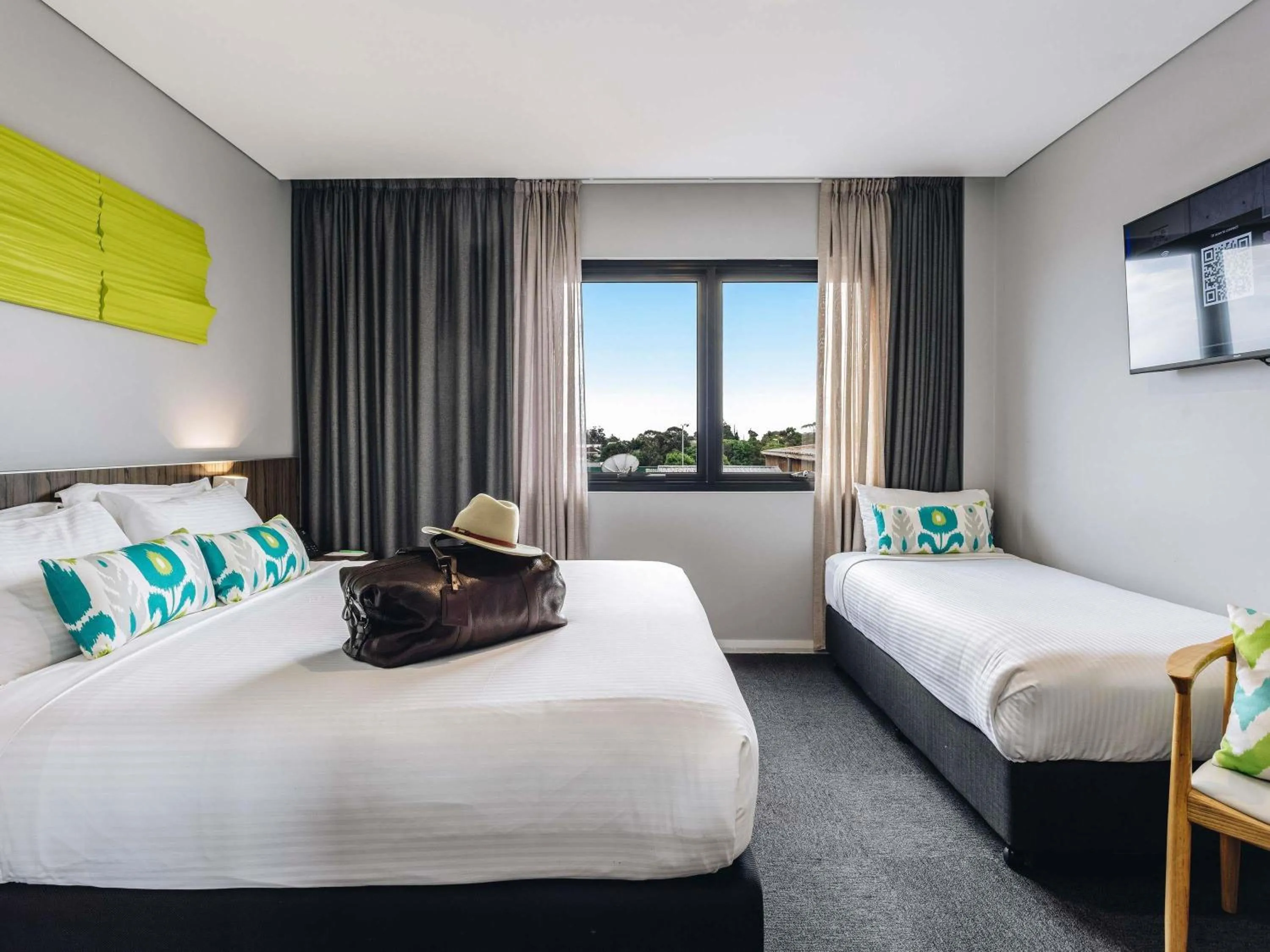 Bedroom, Bed in Ibis Styles The Entrance