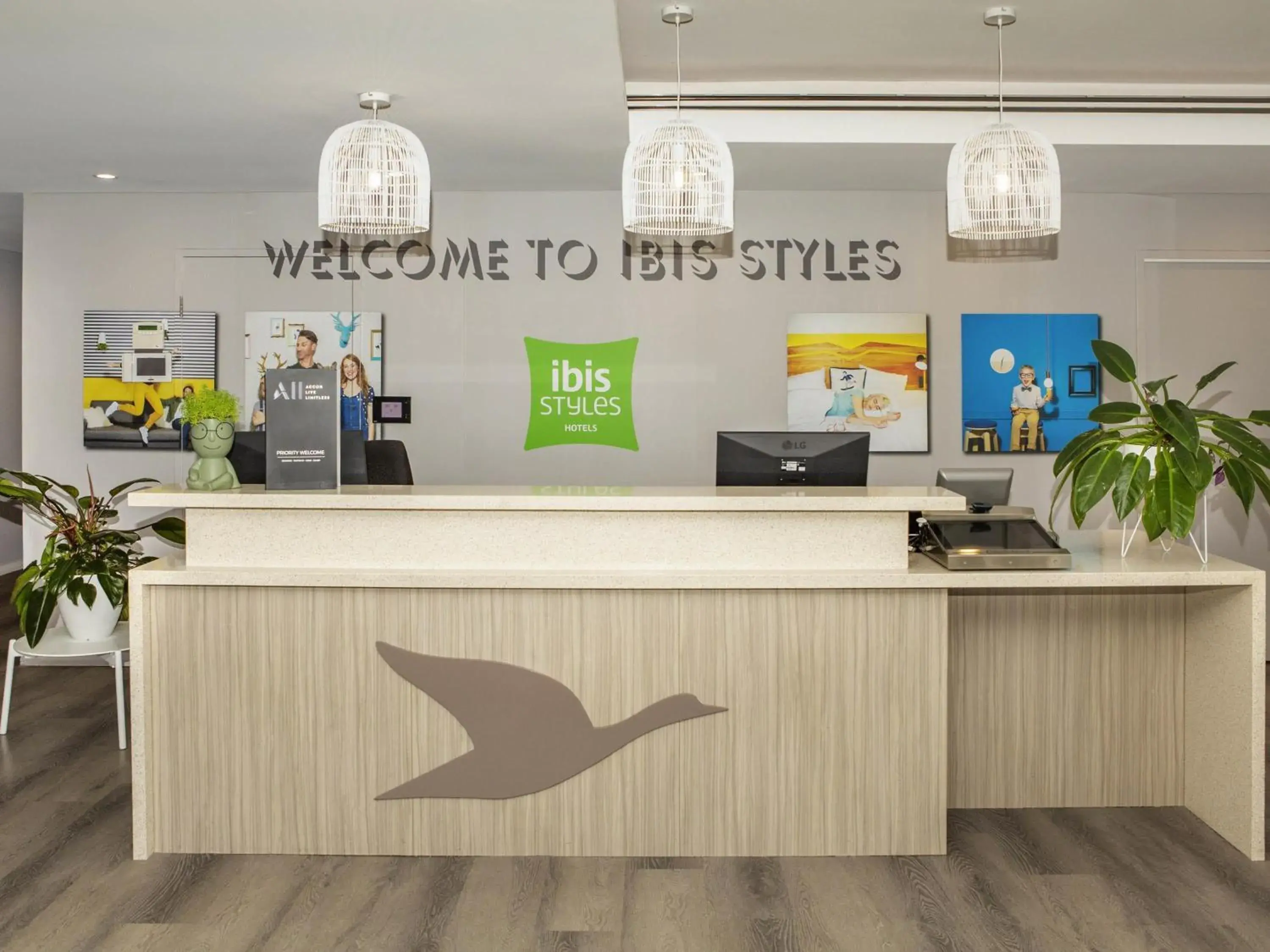 Property building in Ibis Styles The Entrance Property building in Ibis Styles The Entrance