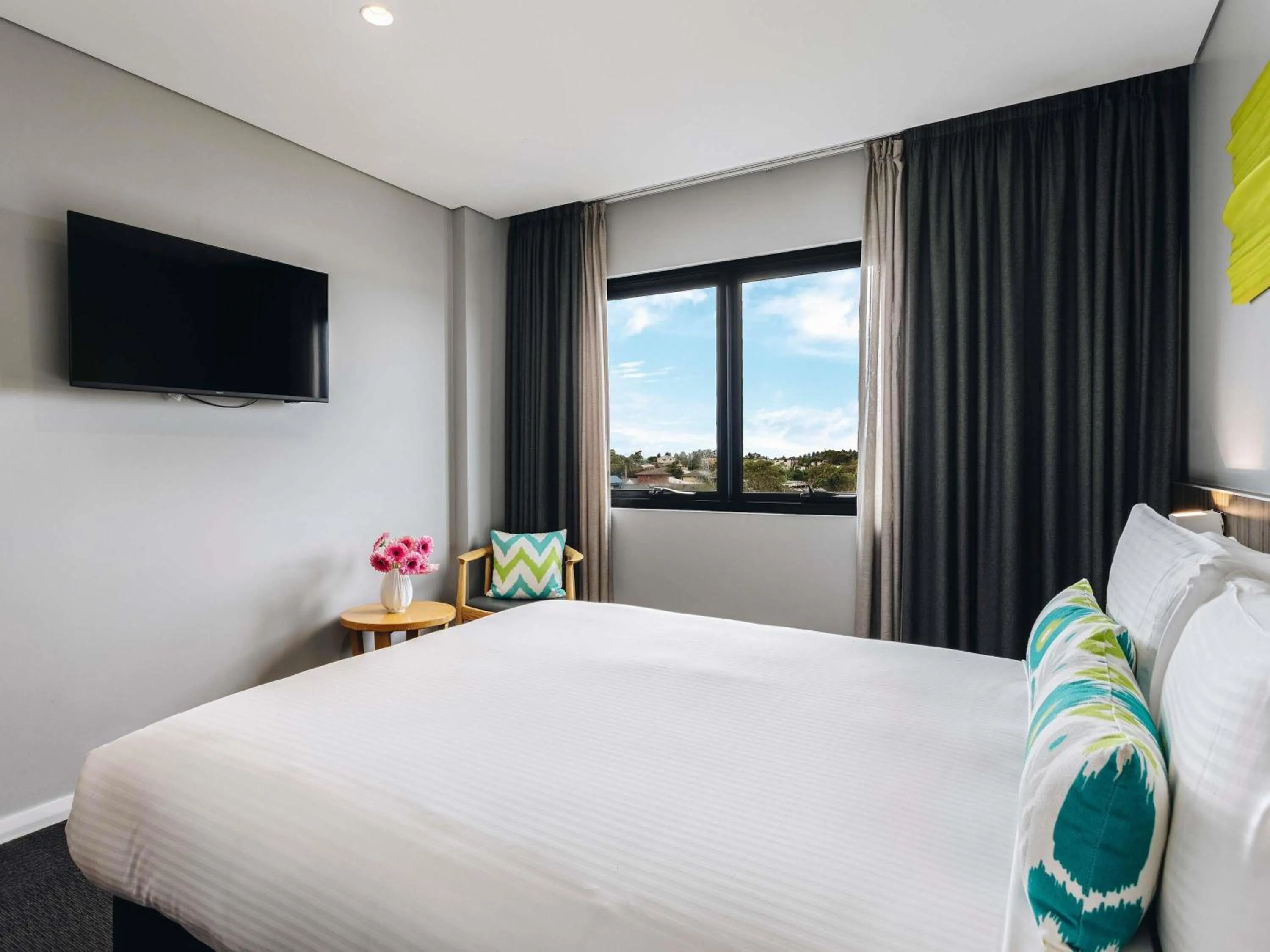 Bedroom, Bed in Ibis Styles The Entrance