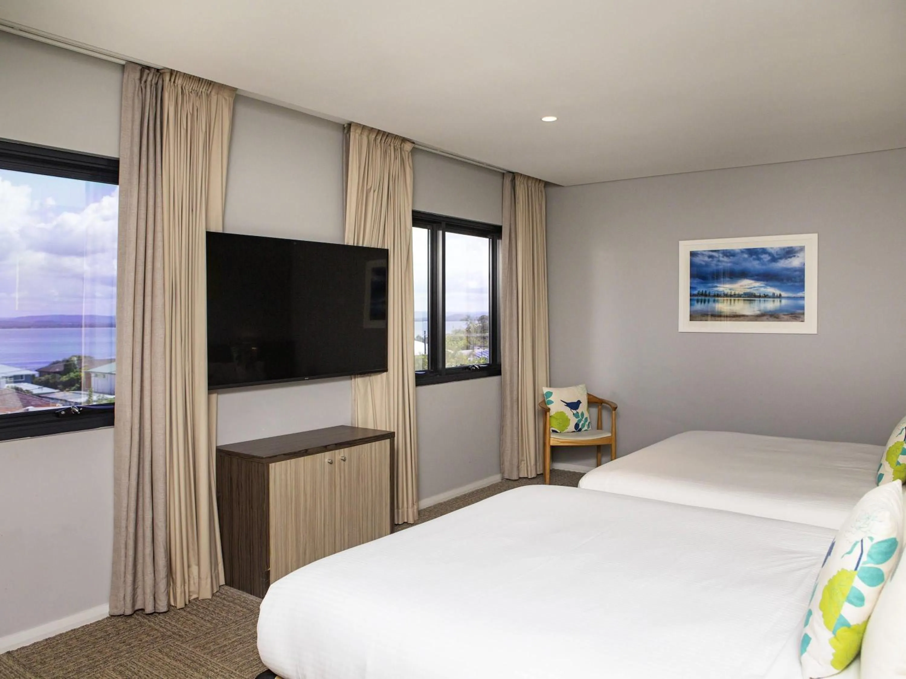 Bedroom, Bed in Ibis Styles The Entrance