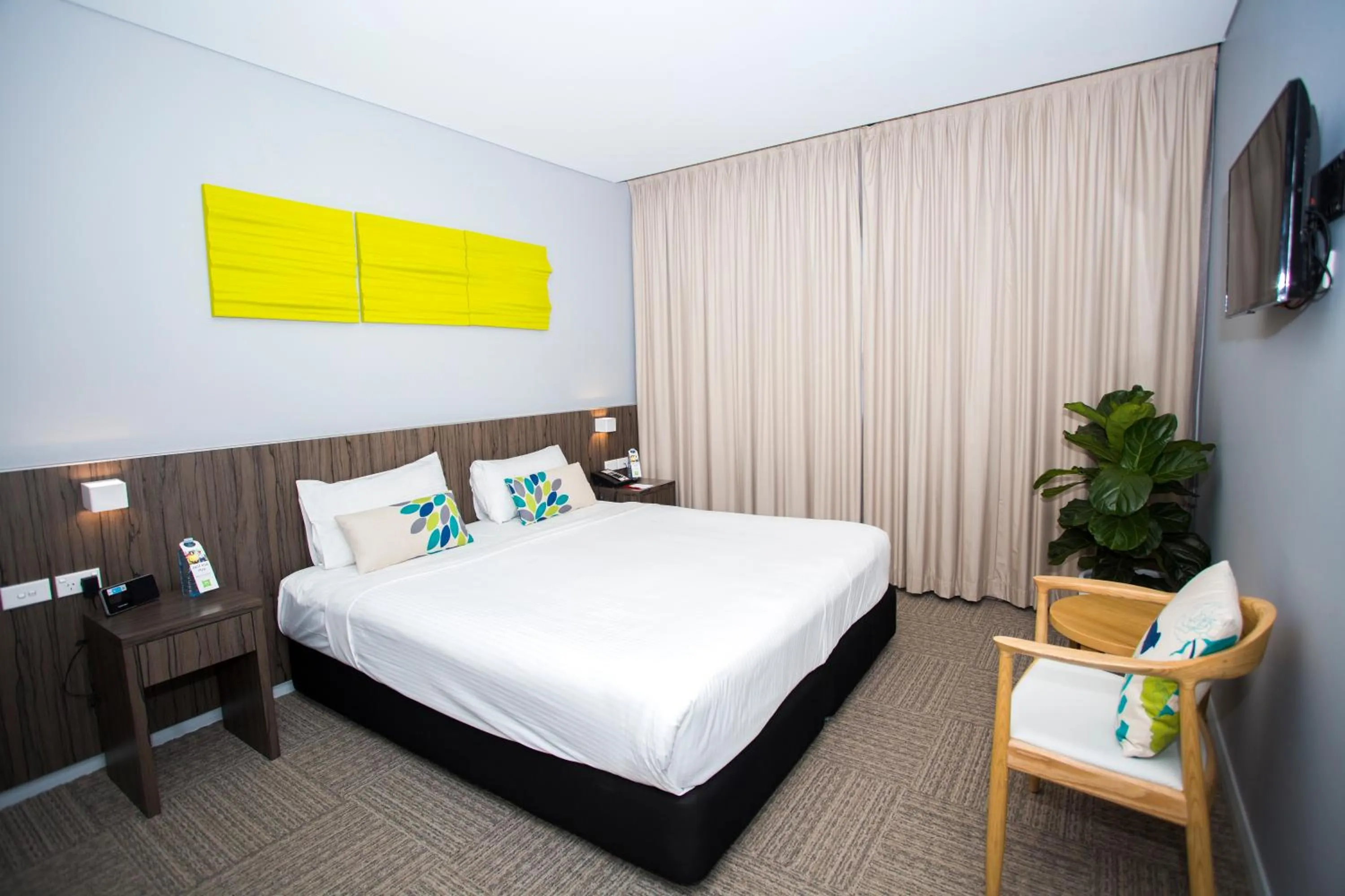 Photo of the whole room, Bed in Ibis Styles The Entrance