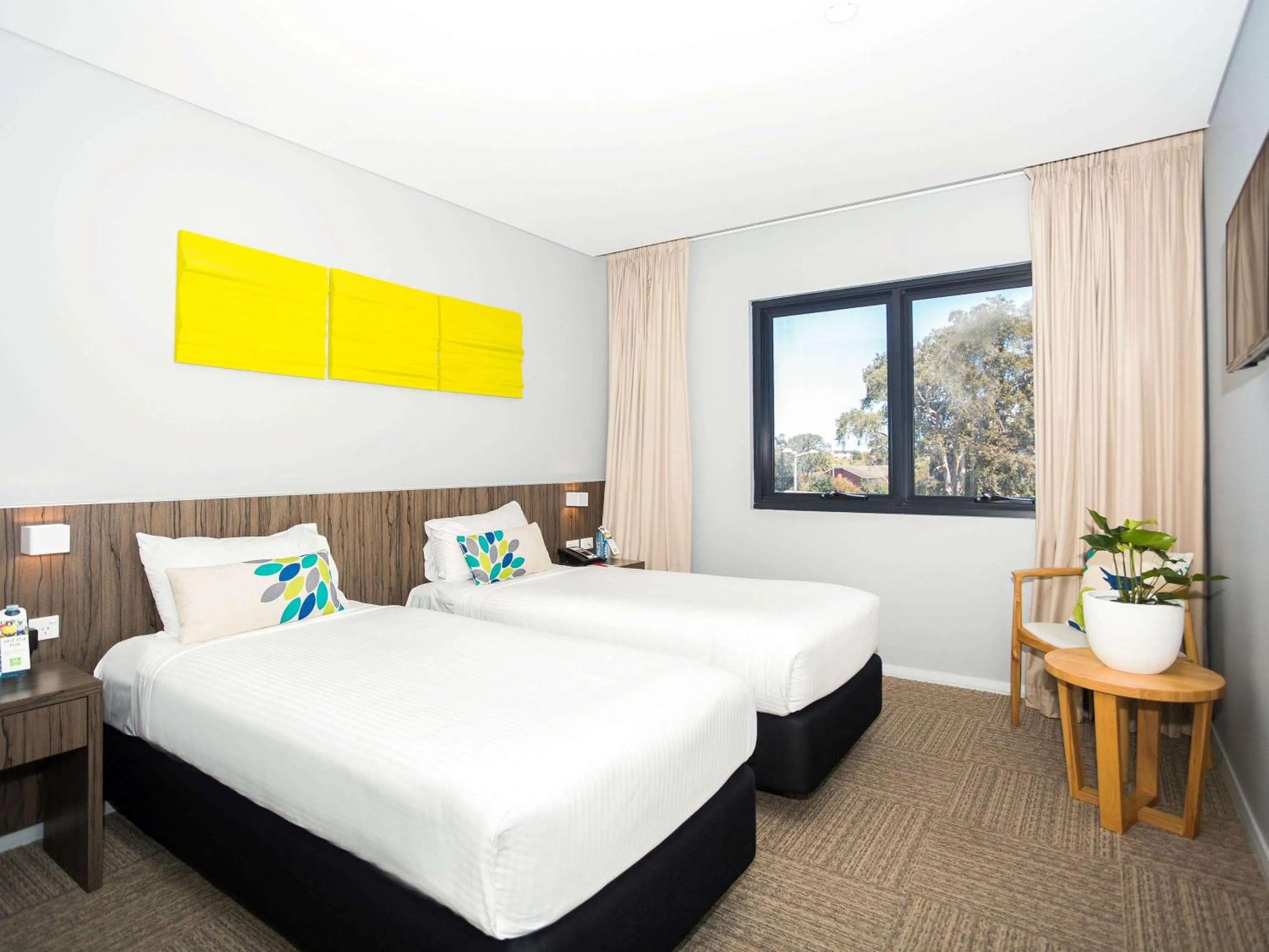 Photo of the whole room, Bed in Ibis Styles The Entrance