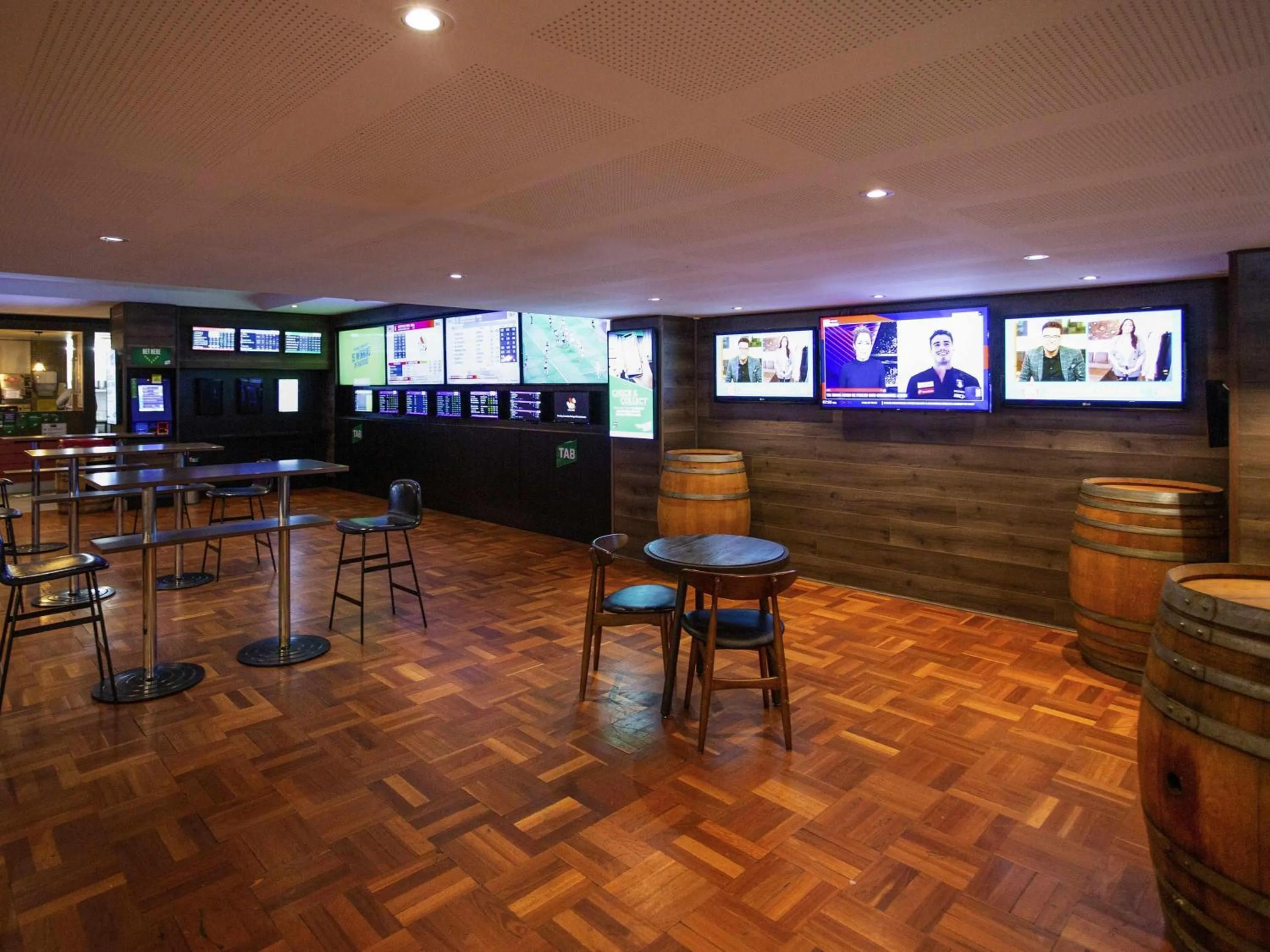 Lounge or bar in Ibis Styles The Entrance