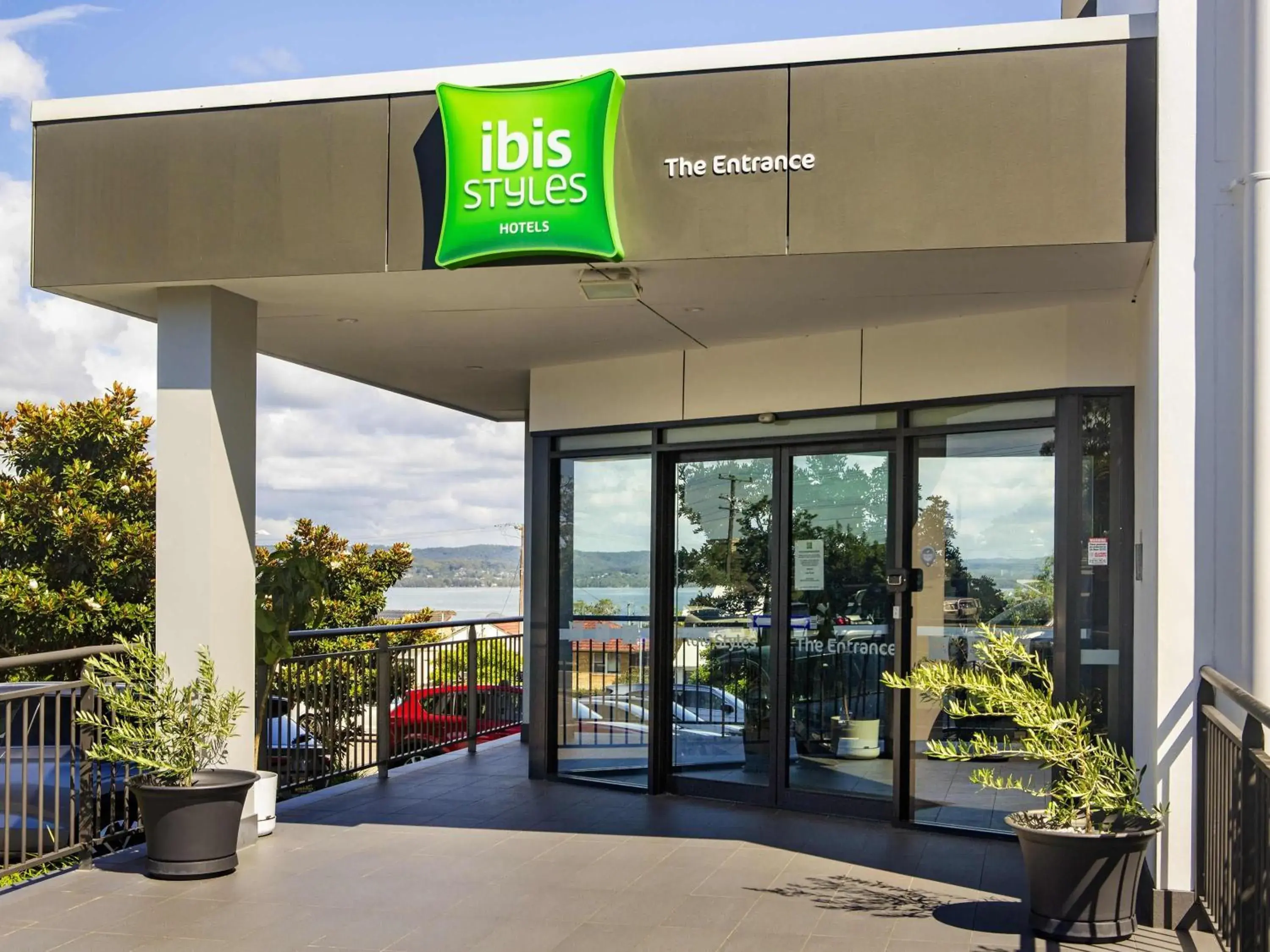 Property building in Ibis Styles The Entrance Property building in Ibis Styles The Entrance
