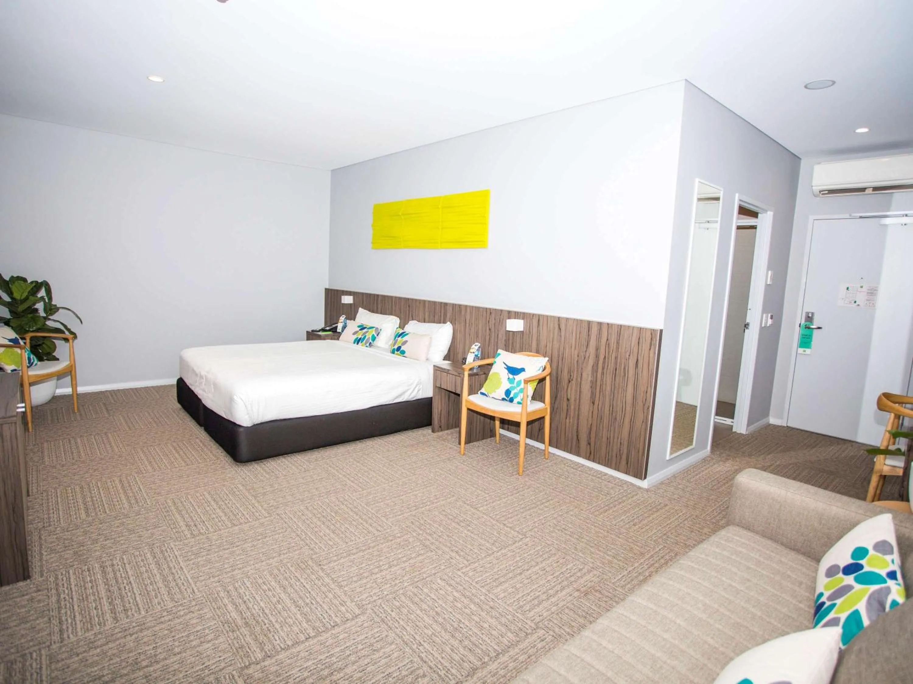 Other, Bed in Ibis Styles The Entrance