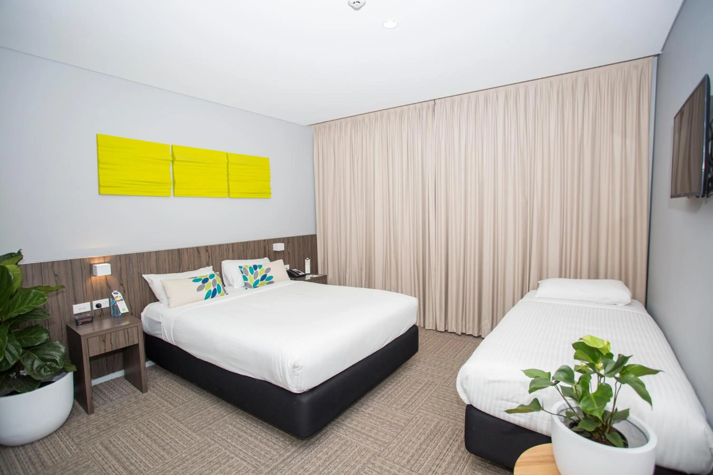 Photo of the whole room, Bed in Ibis Styles The Entrance