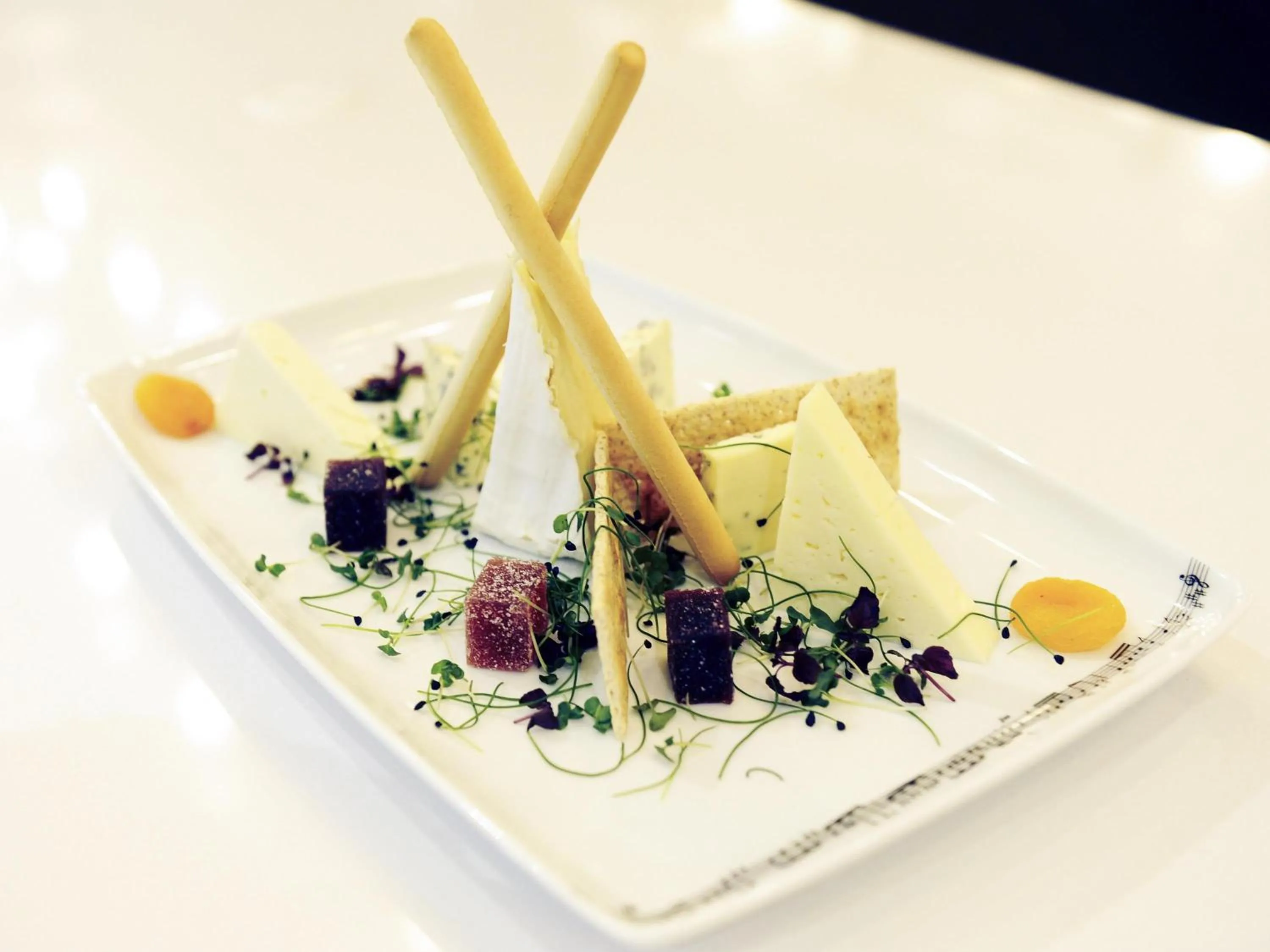 Restaurant/places to eat in Mercure Bucharest City Center