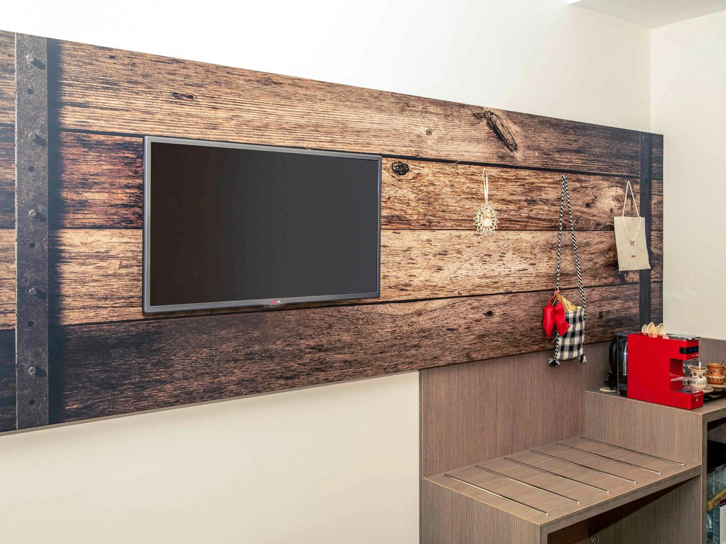 TV and multimedia in Mercure Bucharest City Center