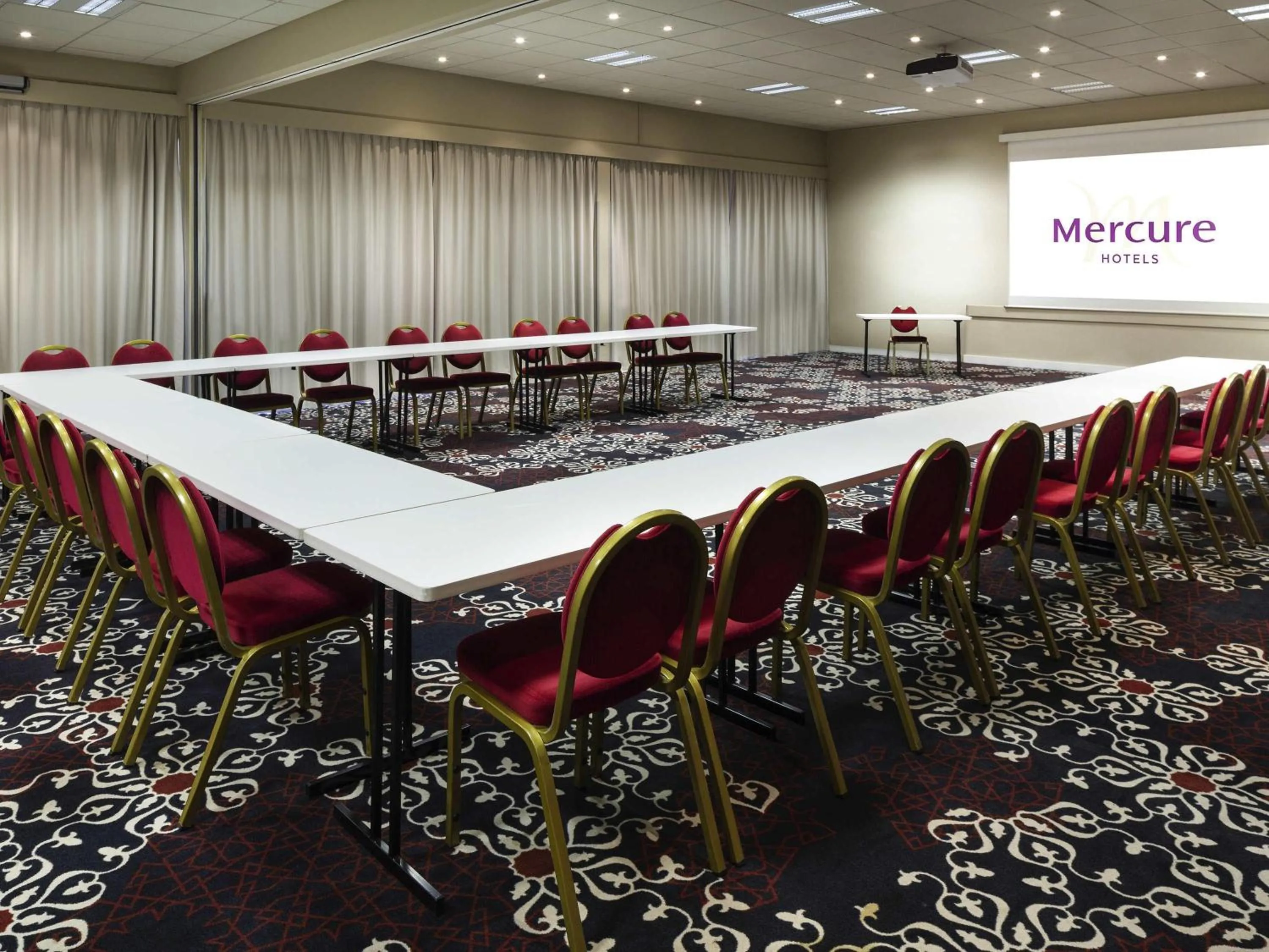 Meeting/conference room in Mercure Orange Centre A7/A9