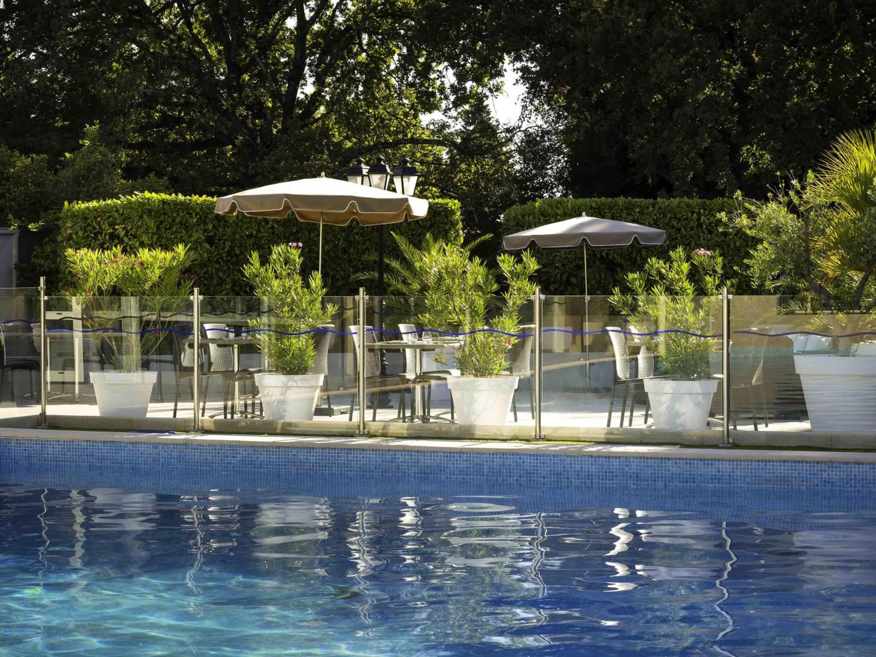 Restaurant/places to eat in Mercure Orange Centre A7/A9