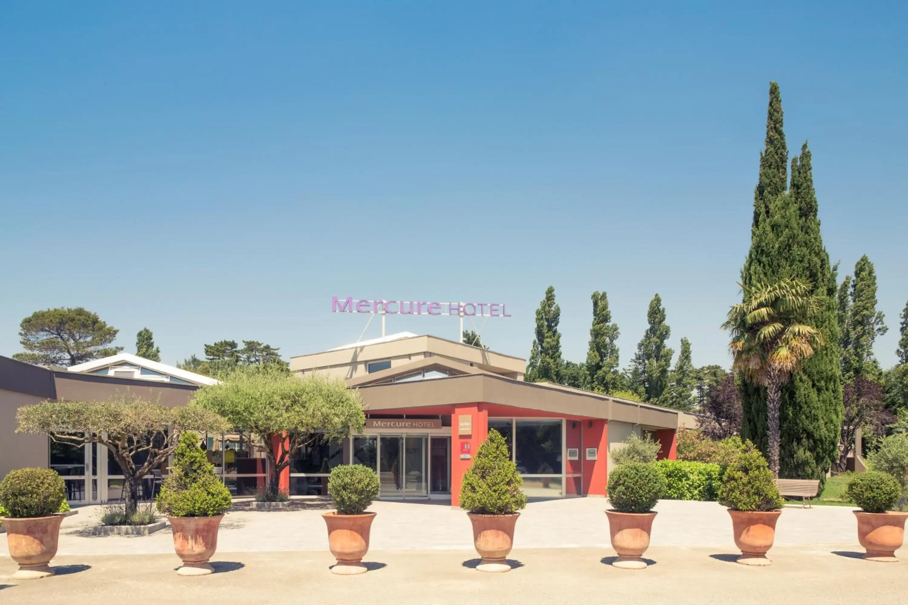 Facade/entrance in Mercure Orange Centre A7/A9 Facade/entrance in Mercure Orange Centre A7/A9