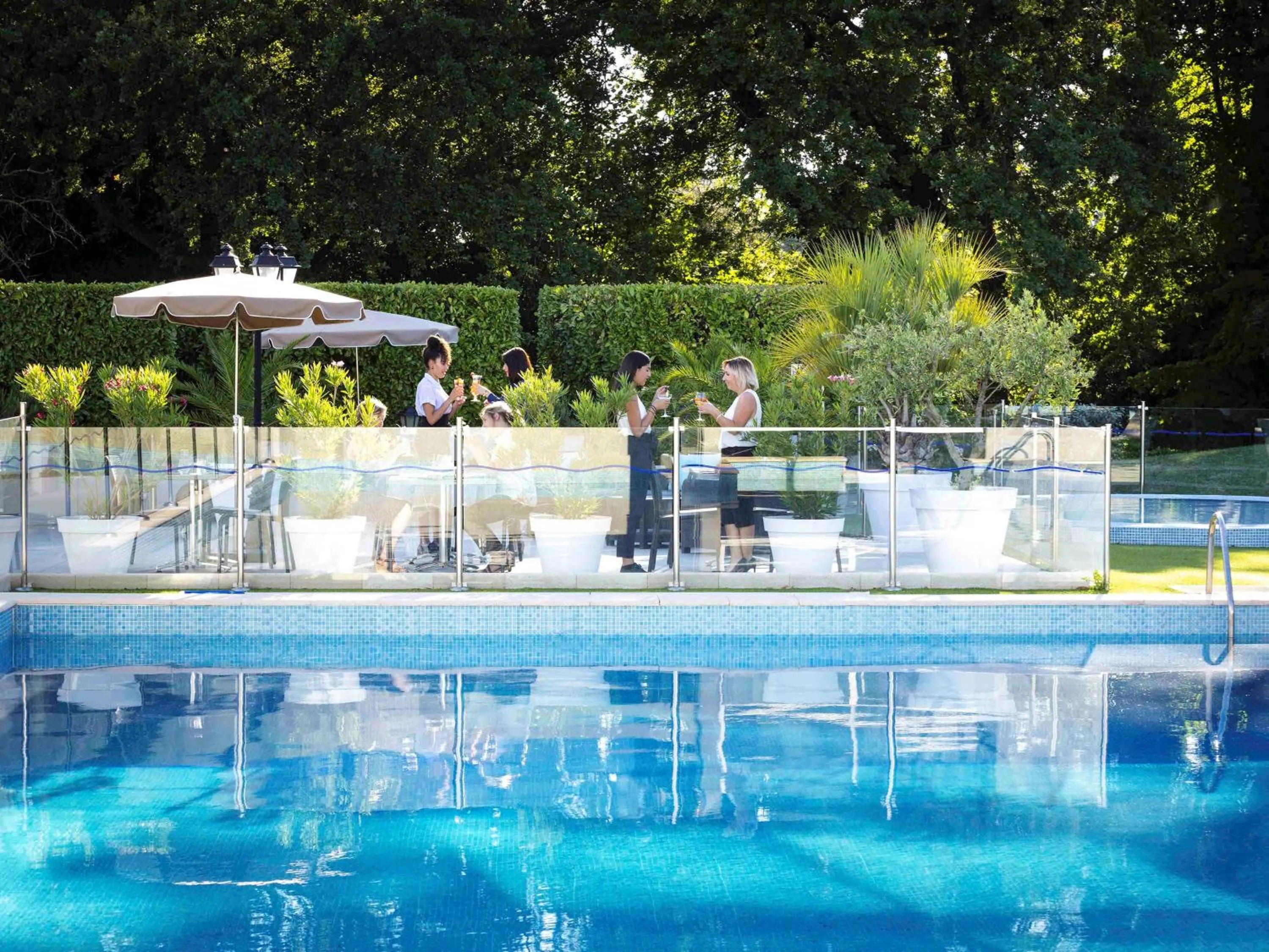 On site in Mercure Orange Centre A7/A9