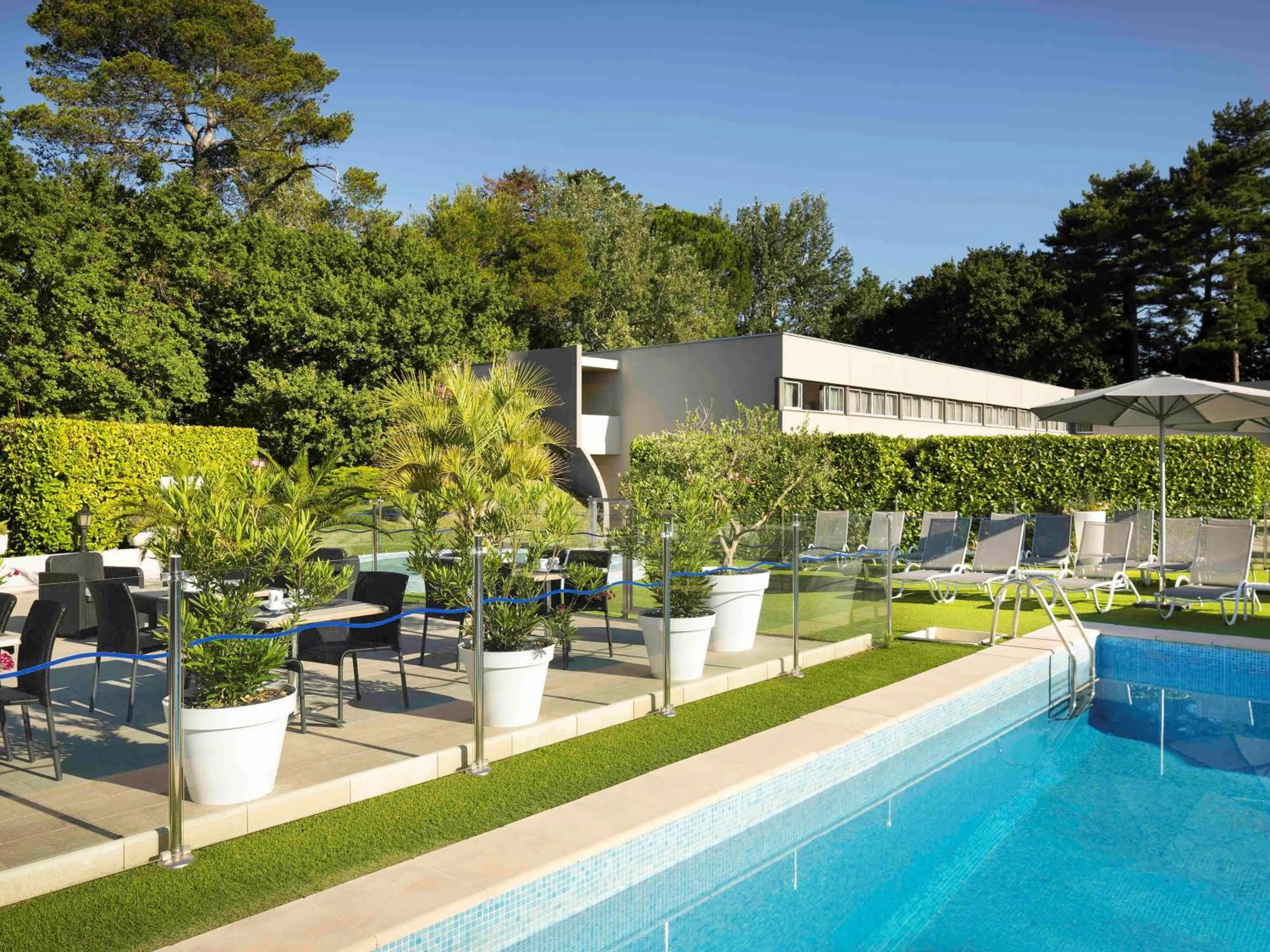 Restaurant/places to eat in Mercure Orange Centre A7/A9