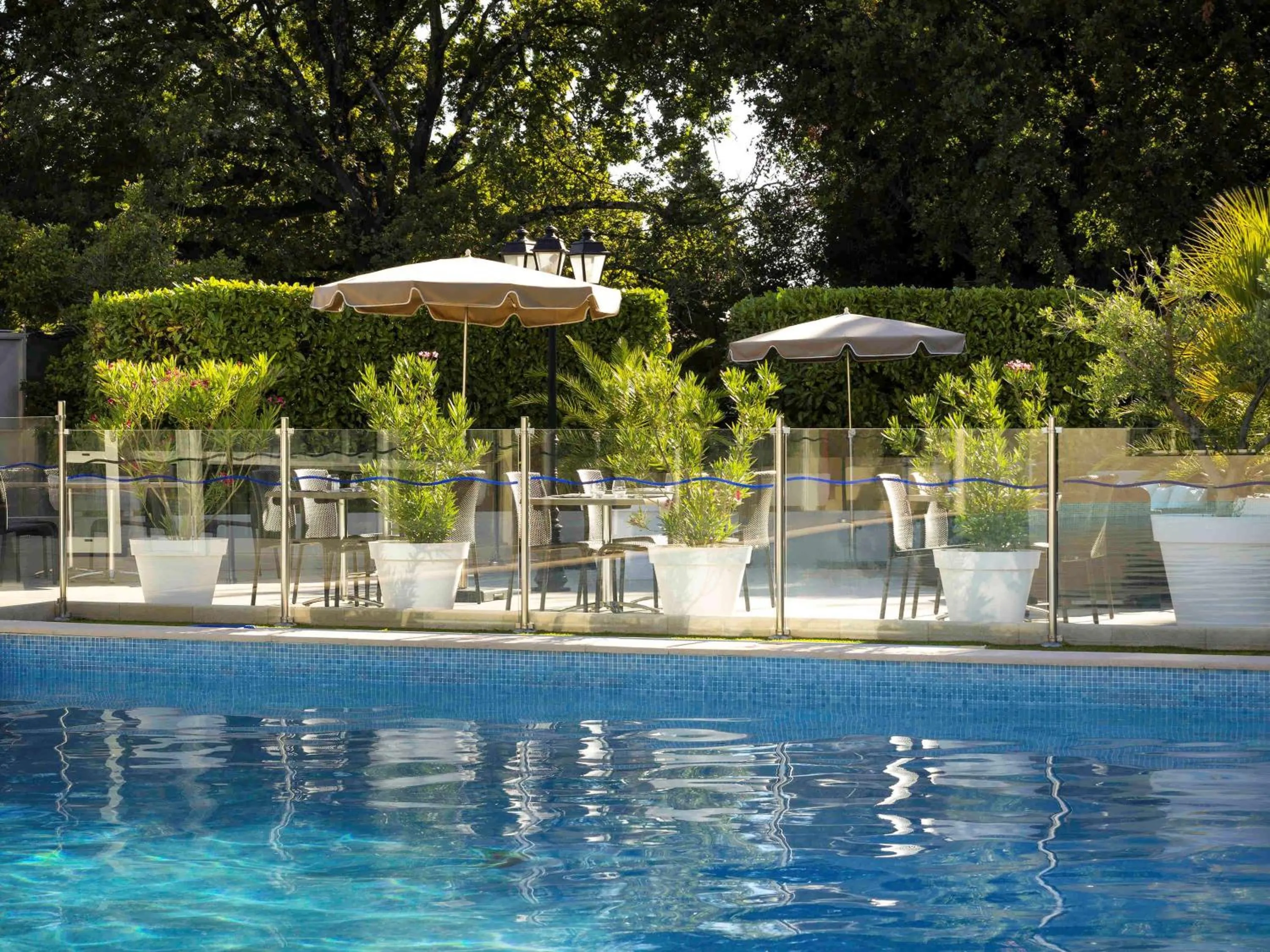 Restaurant/places to eat in Mercure Orange Centre A7/A9