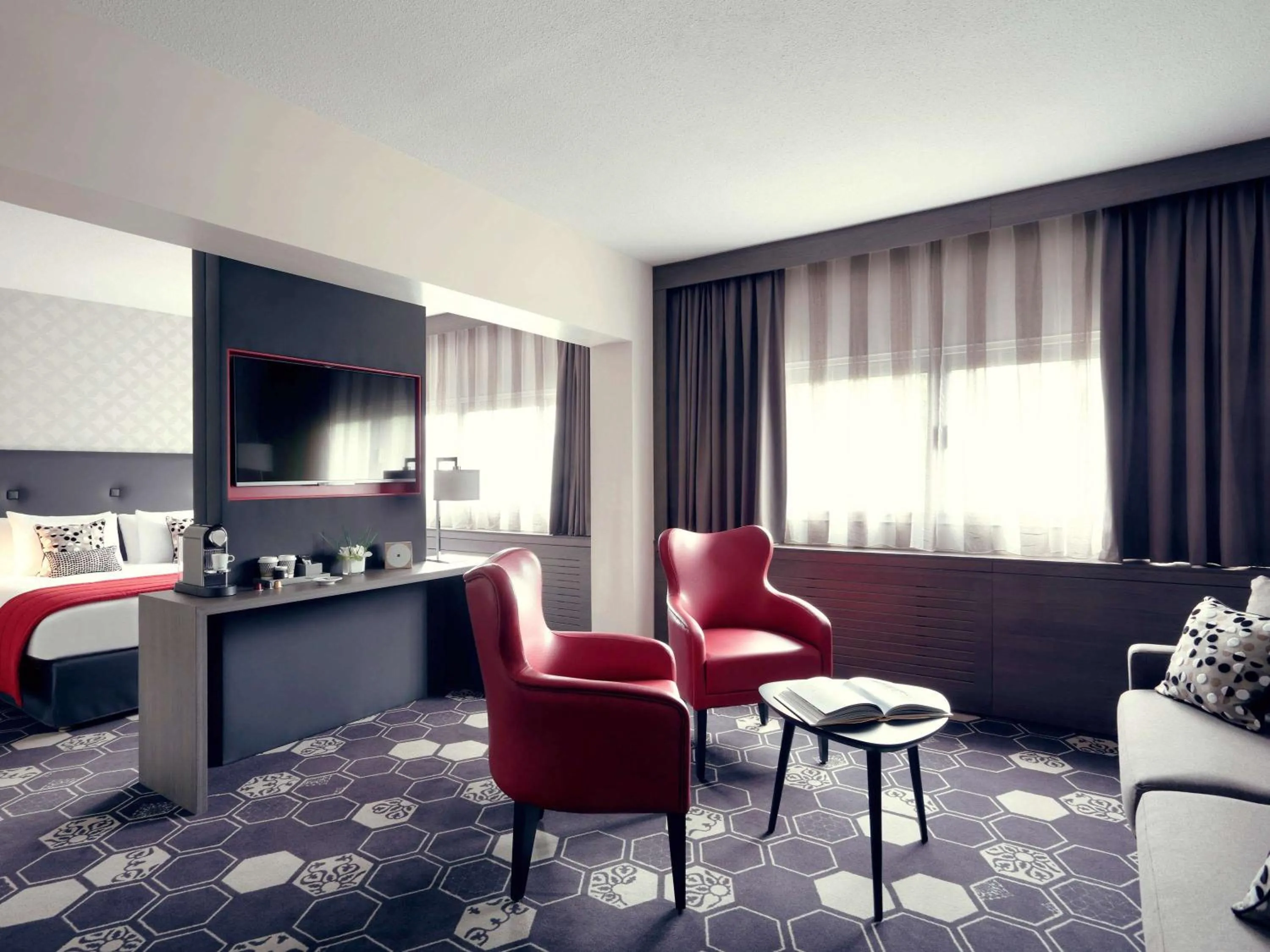 Photo of the whole room in Mercure Orange Centre A7/A9