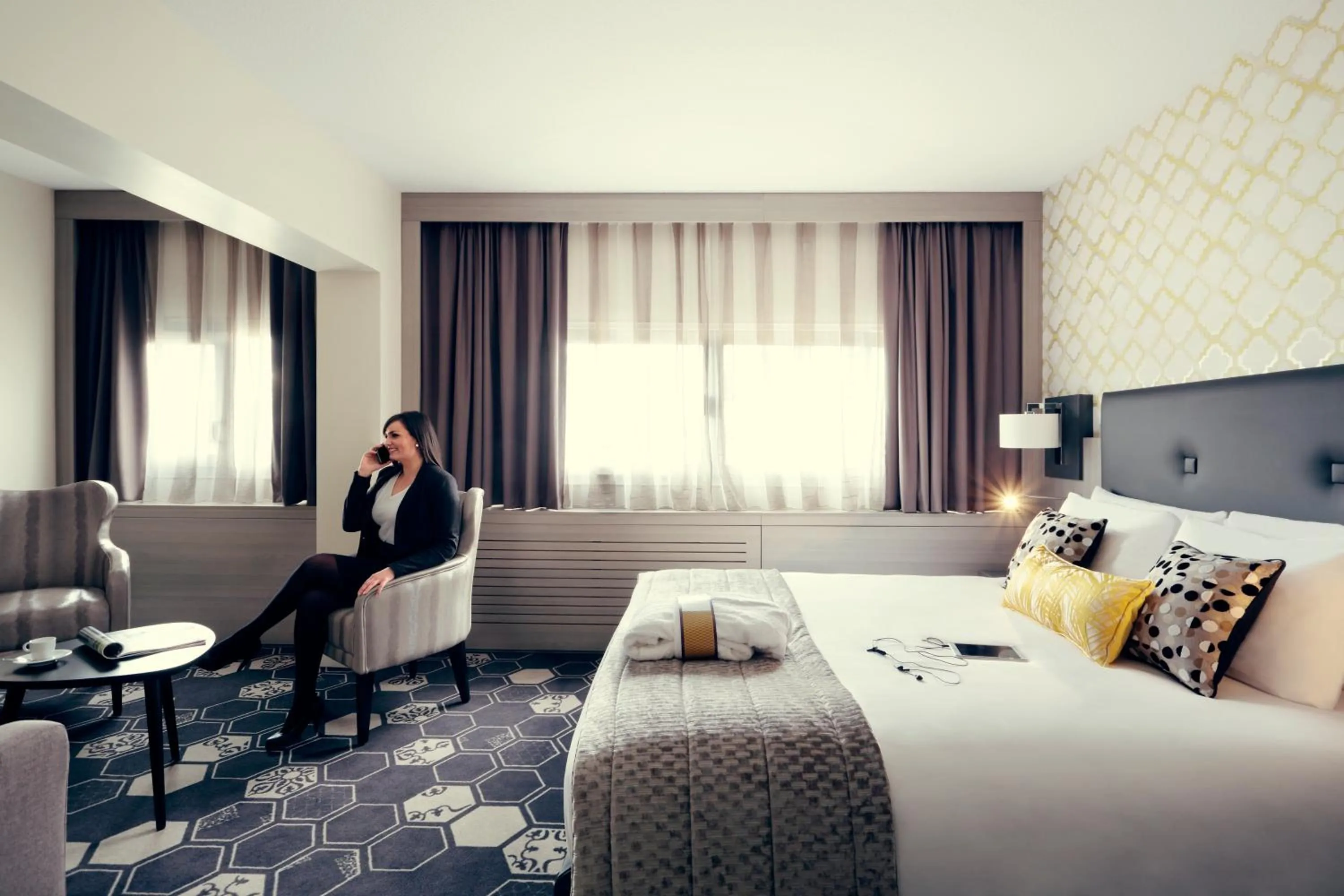 Photo of the whole room, Bed in Mercure Orange Centre A7/A9