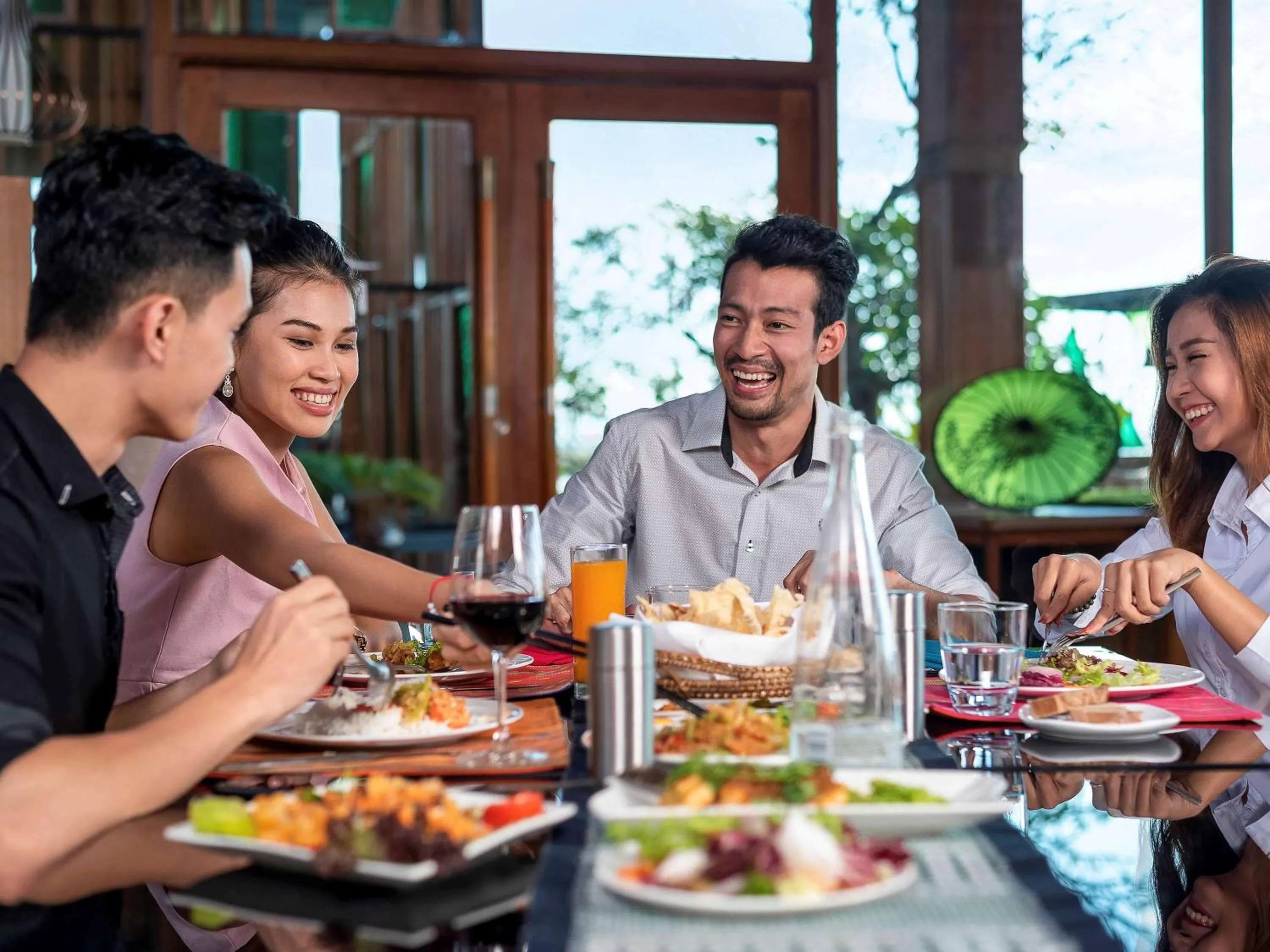 Restaurant/places to eat in Novotel Inle Lake Myat Min