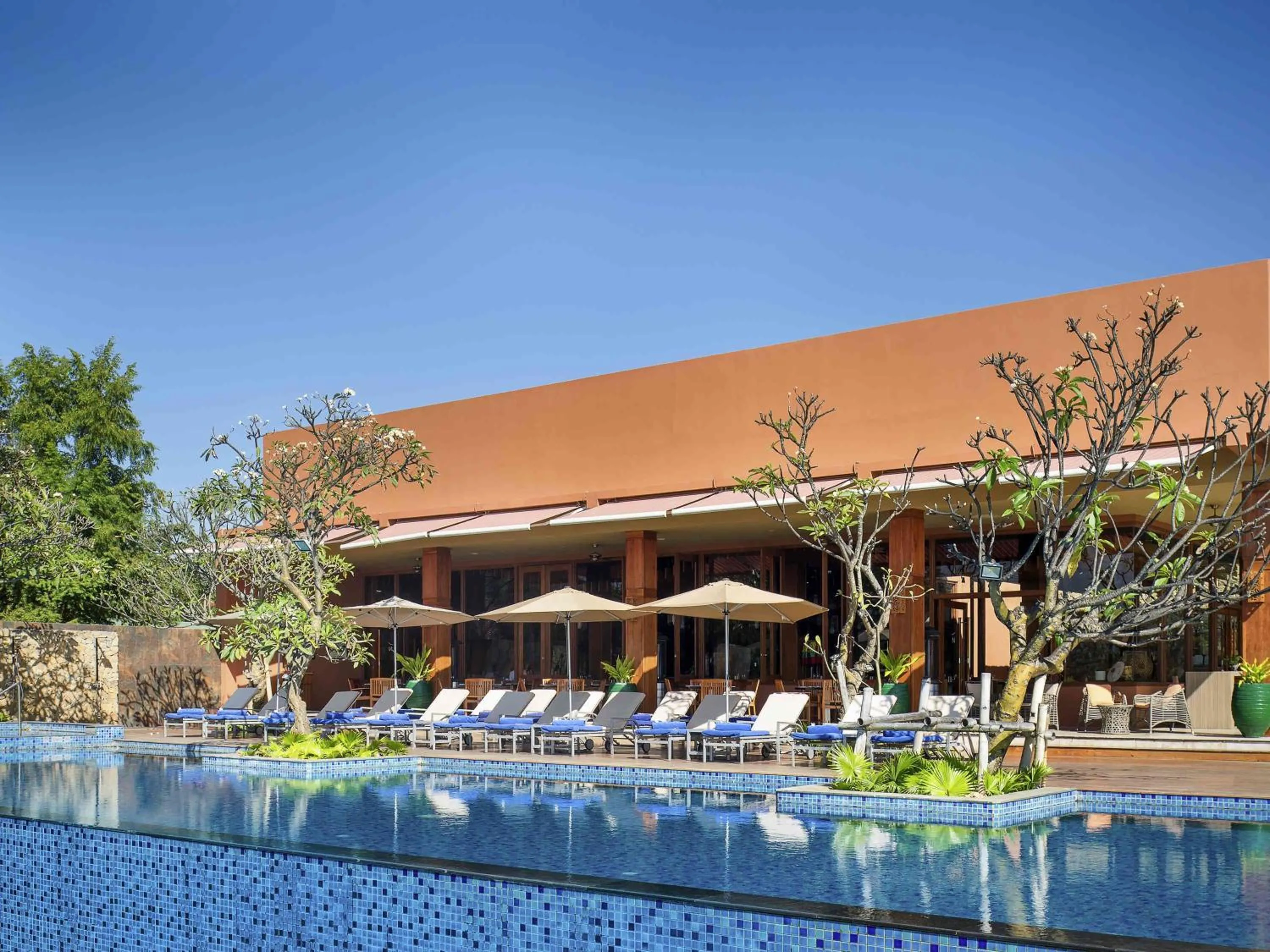 Pool view in Novotel Inle Lake Myat Min