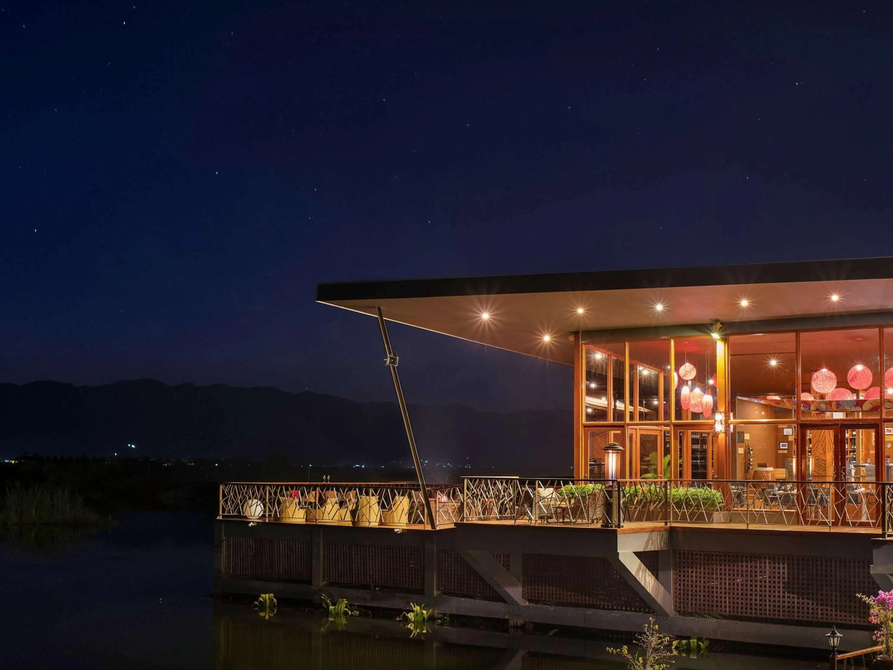 Restaurant/places to eat in Novotel Inle Lake Myat Min
