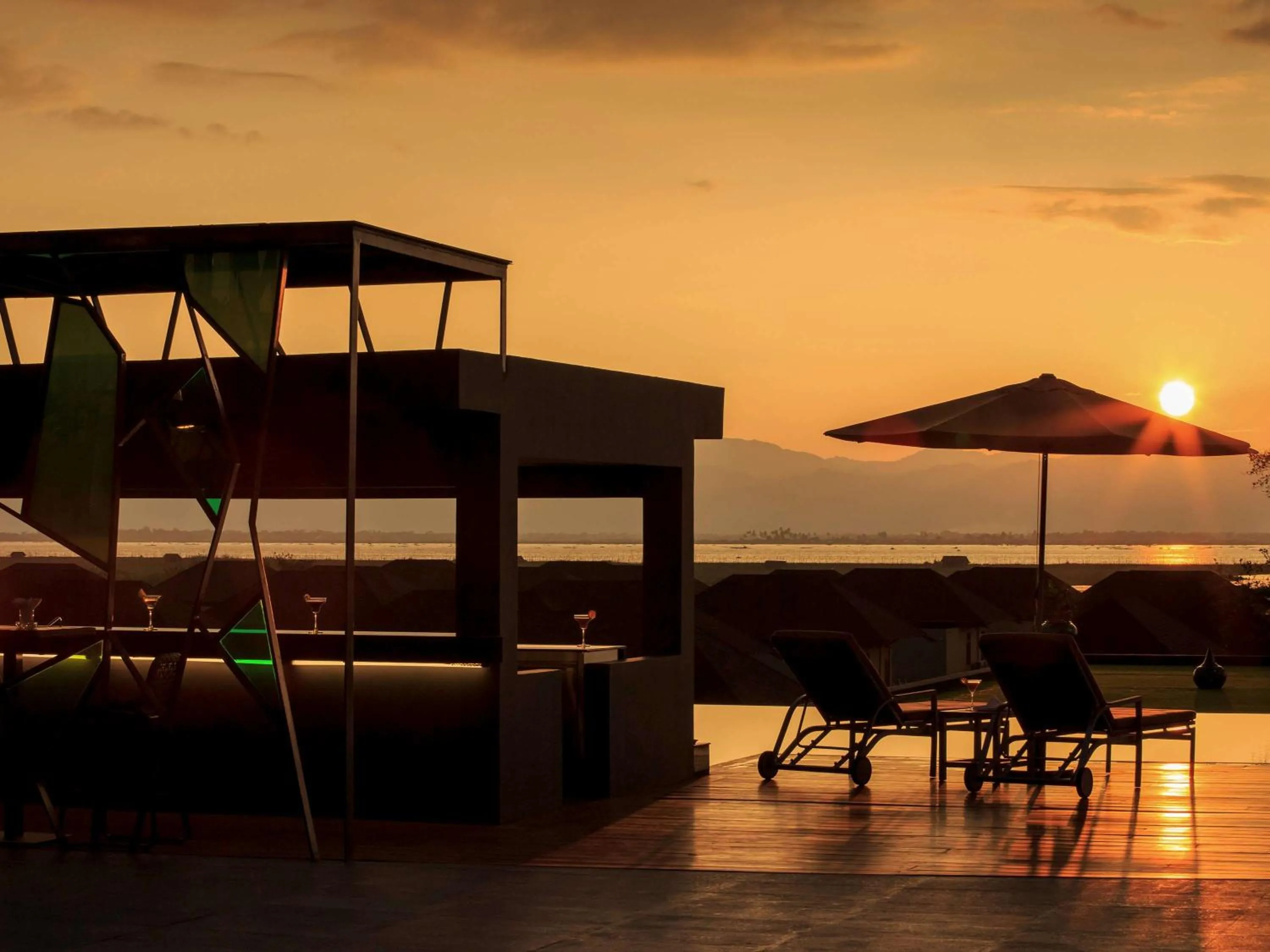 Lounge or bar in Novotel Inle Lake Myat Min