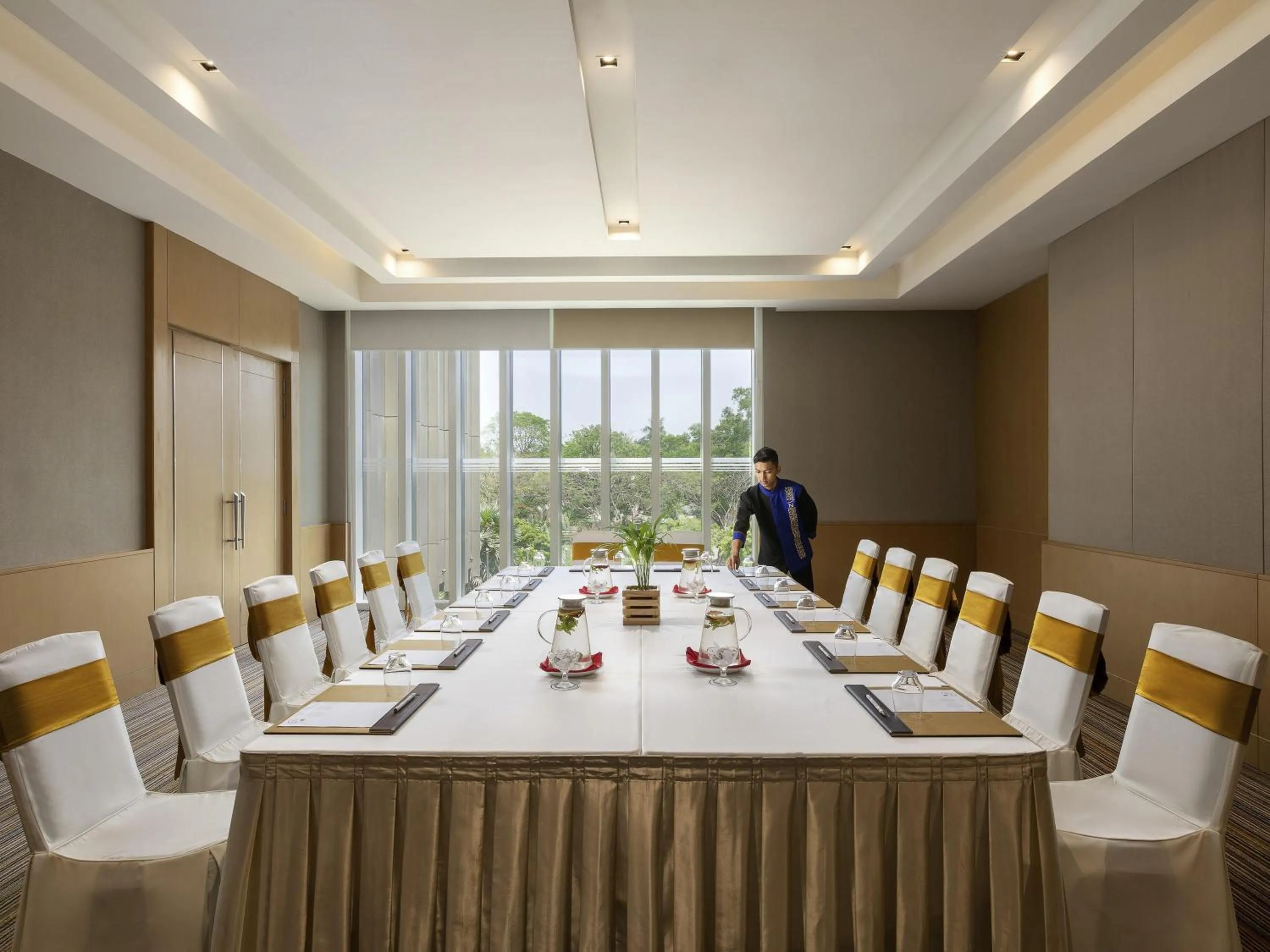 Meeting/conference room in Novotel Yangon Max
