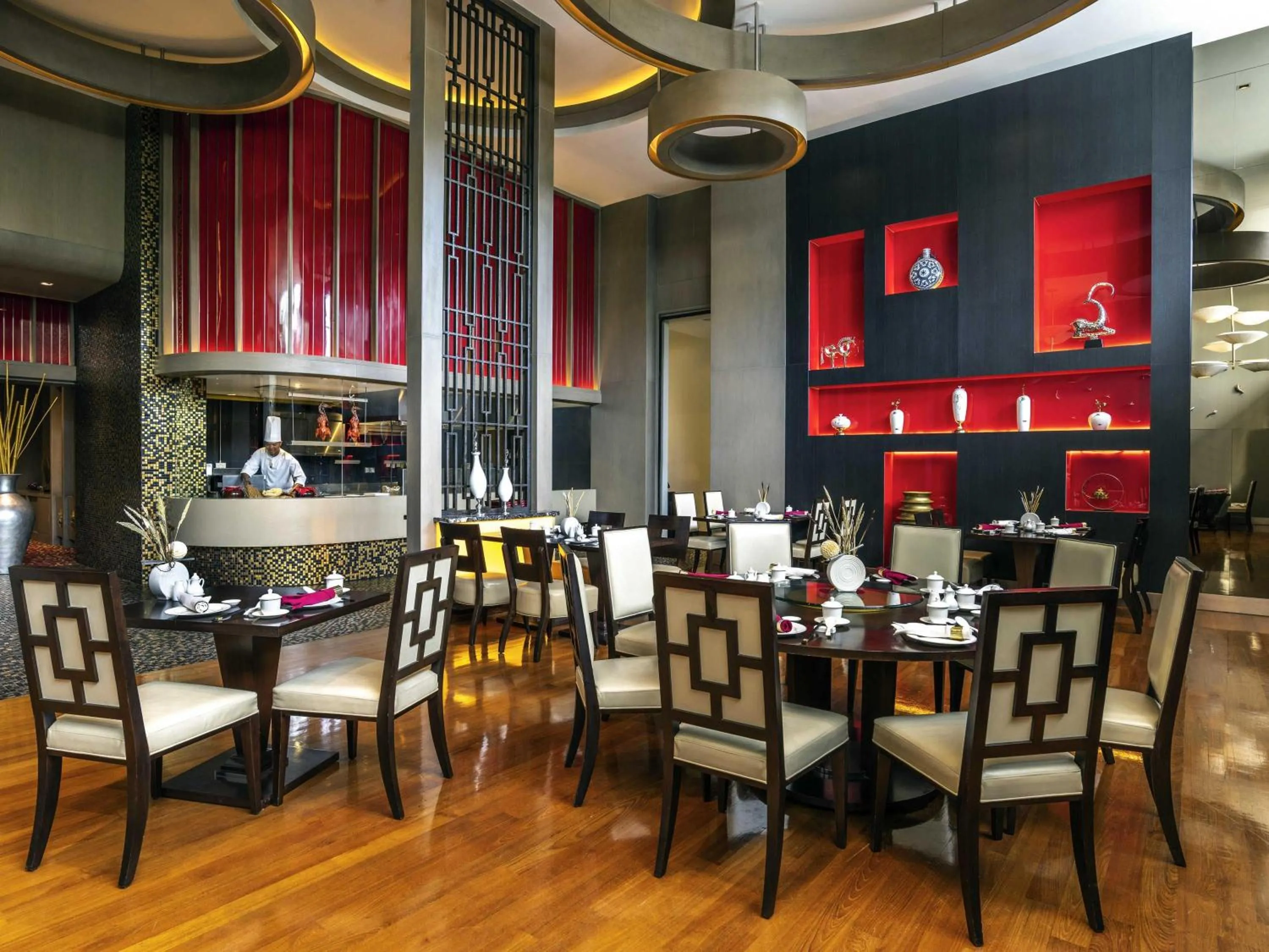 Restaurant/places to eat in Novotel Yangon Max