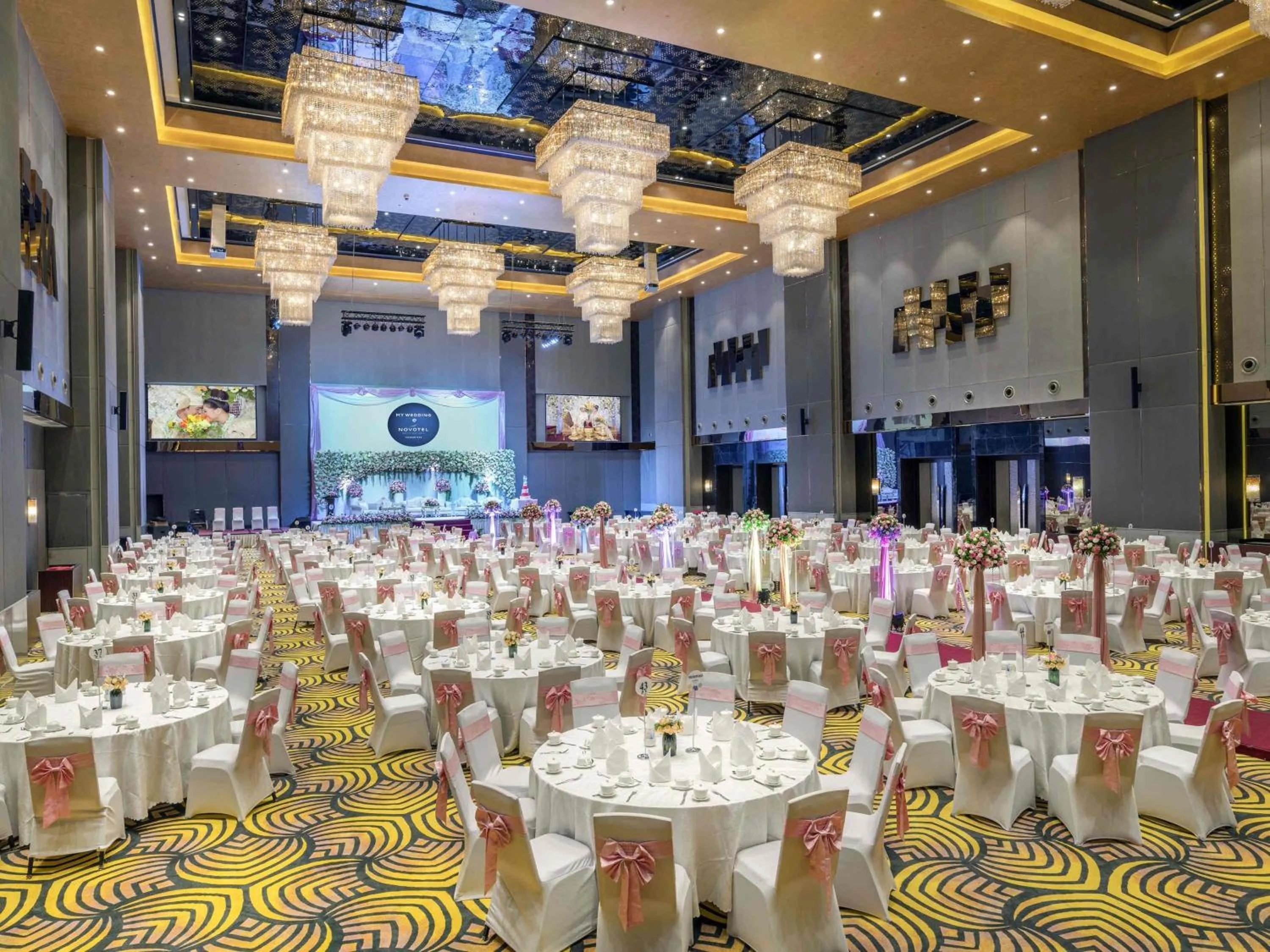 wedding in Novotel Yangon Max