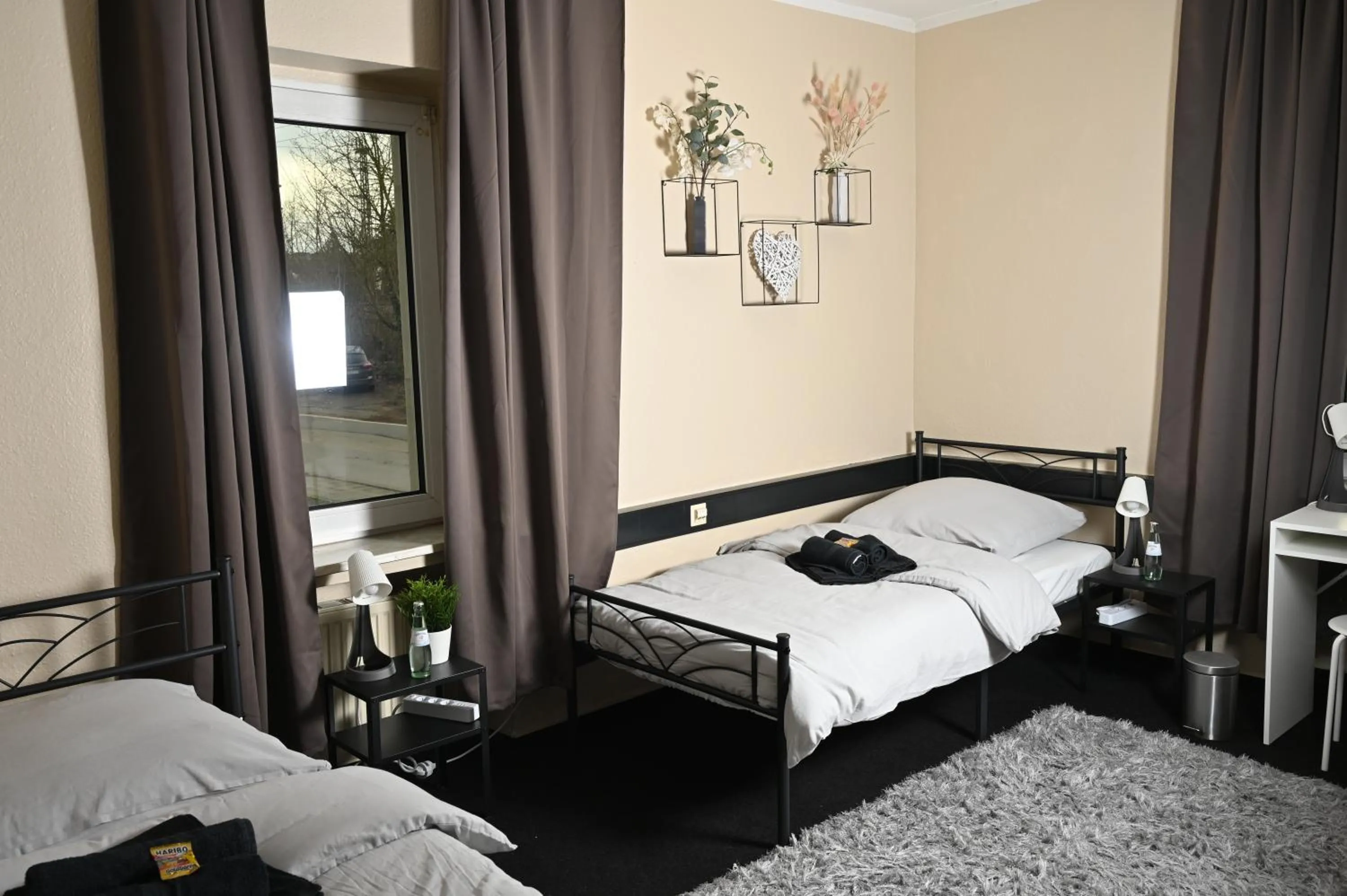 Triple Room with Shared Bathroom in Pott Hostel - Essen Steele