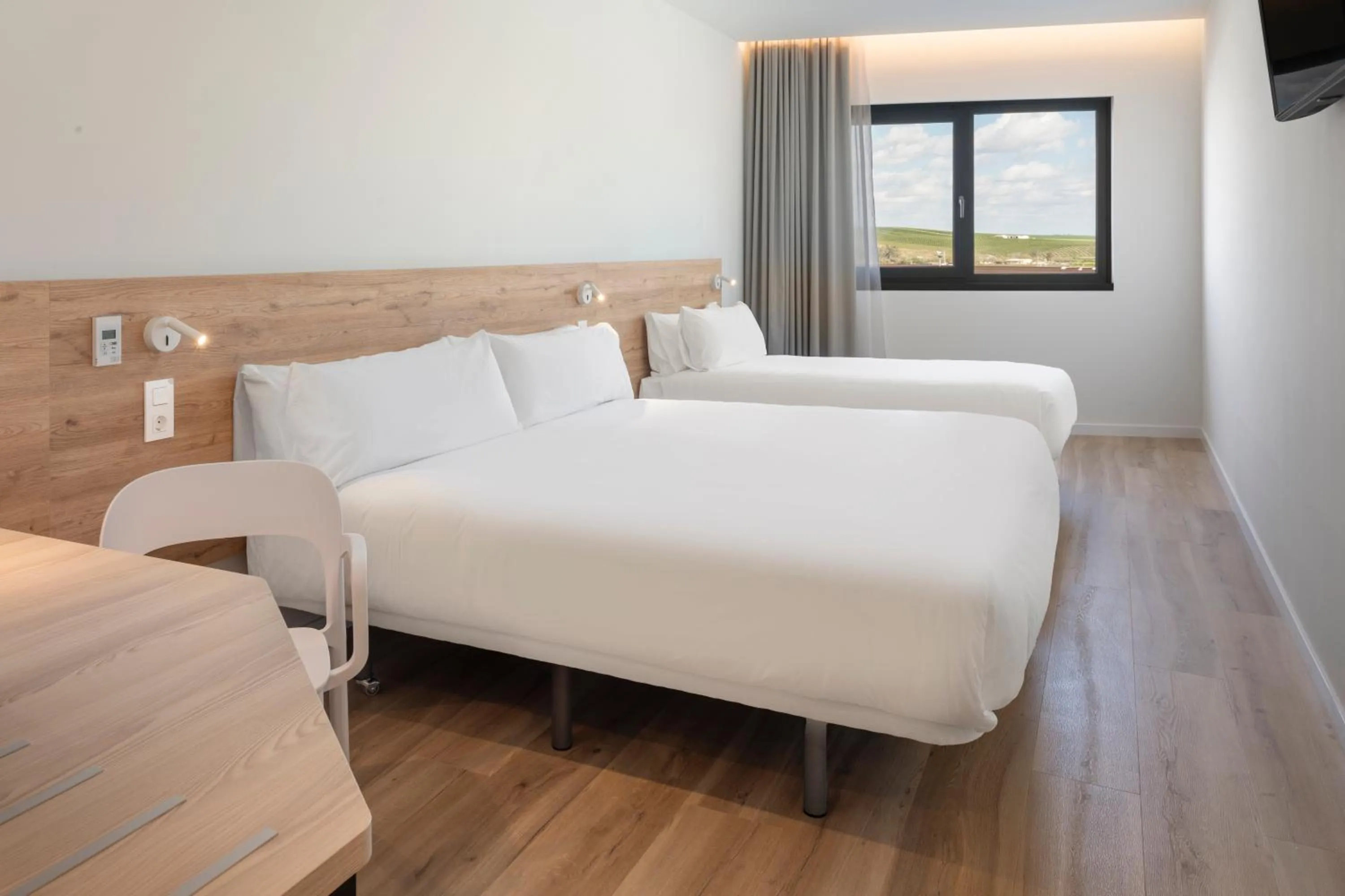 Bedroom, Bed in B&B HOTEL Écija