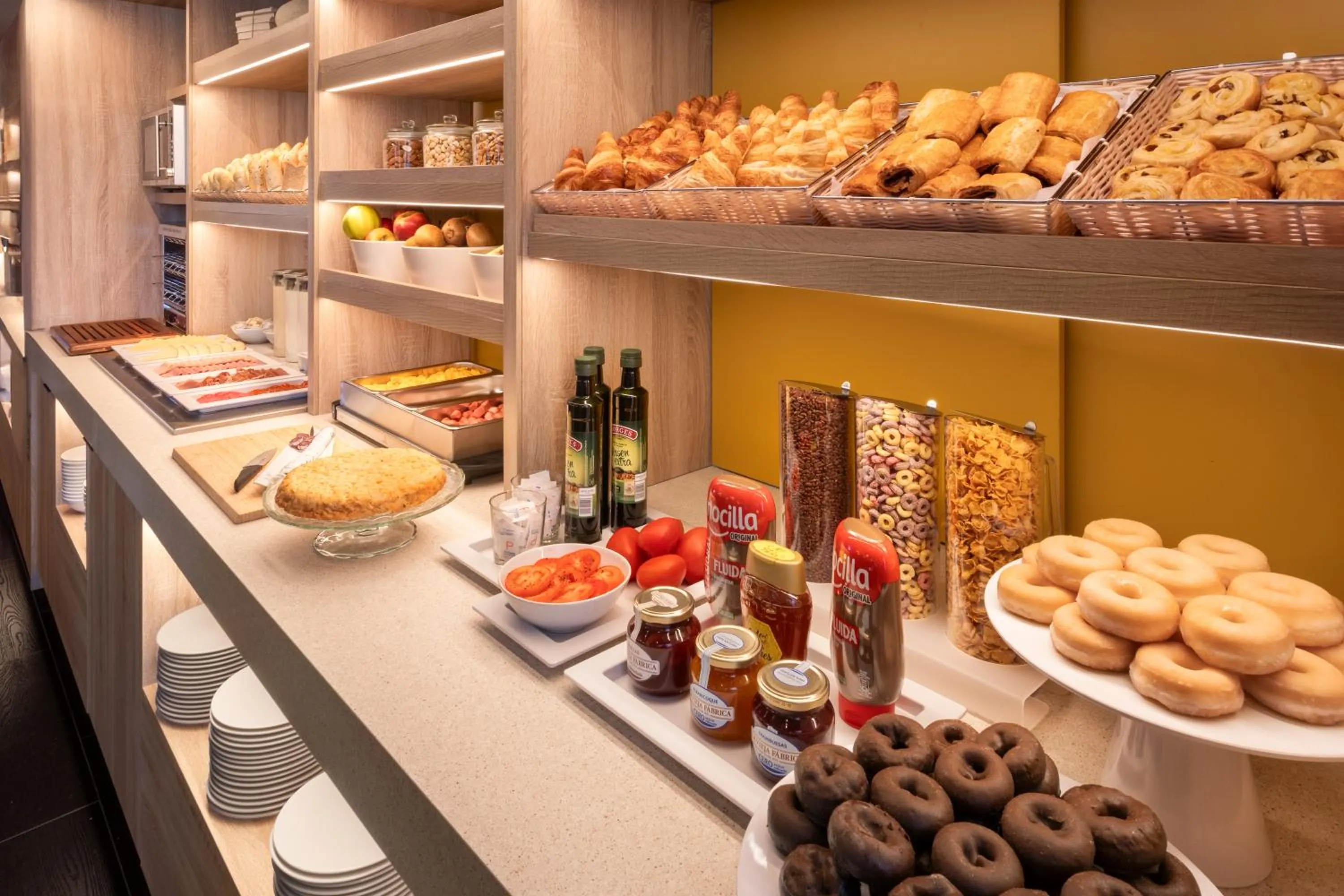 Buffet breakfast in B&B HOTEL Écija