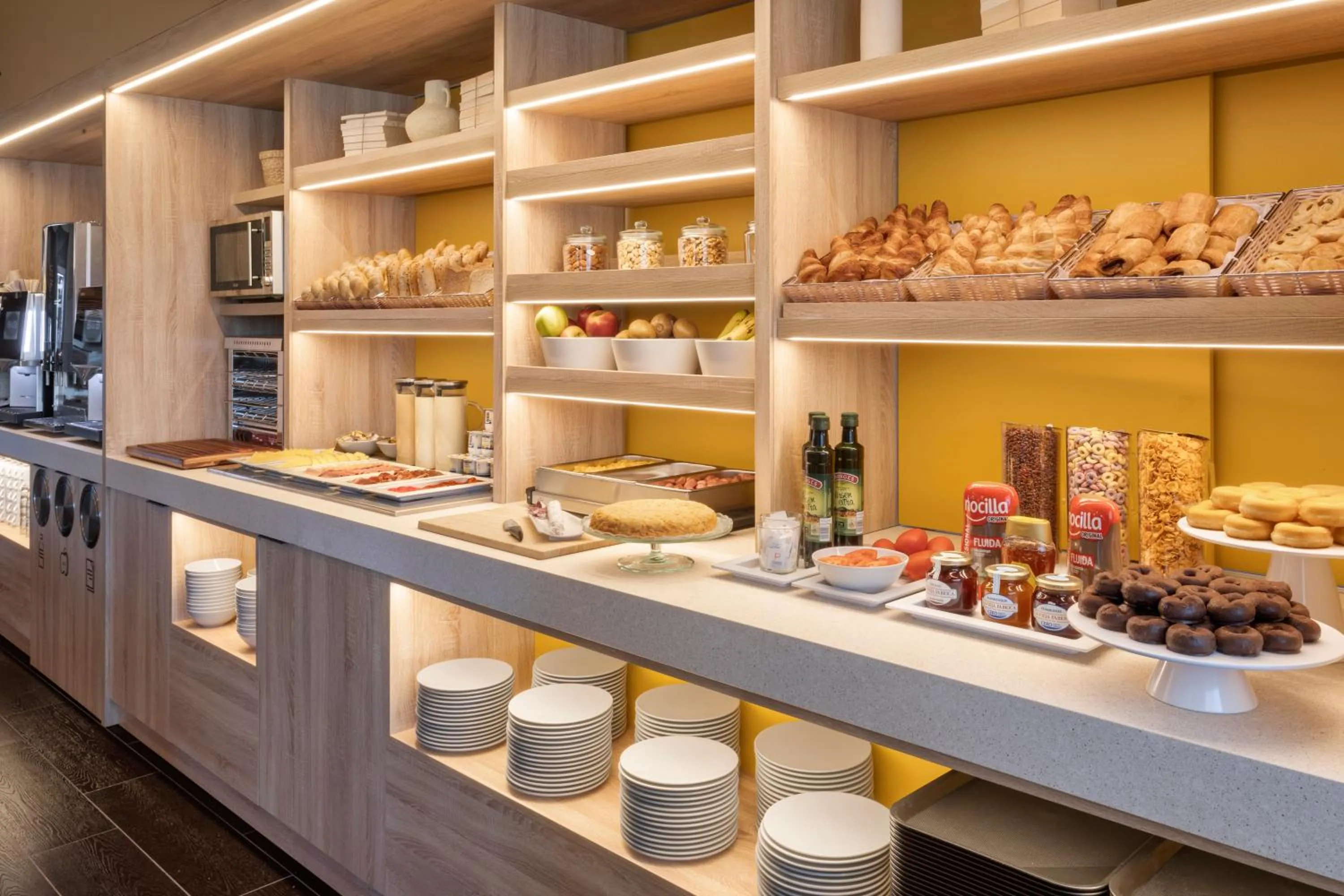 Buffet breakfast in B&B HOTEL Écija