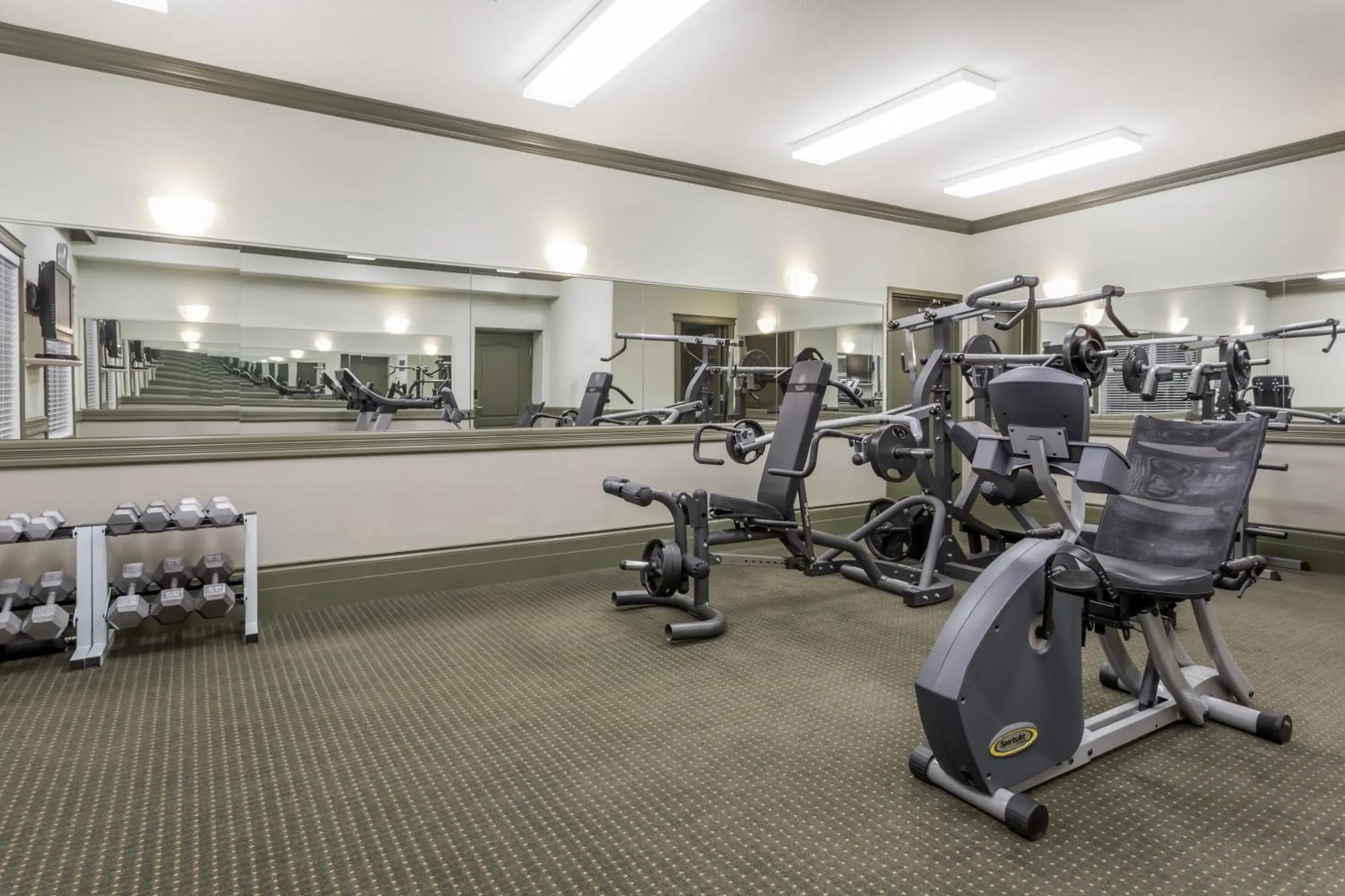 Fitness centre/facilities in Ramada by Wyndham Hinton Fitness centre/facilities in Ramada by Wyndham Hinton