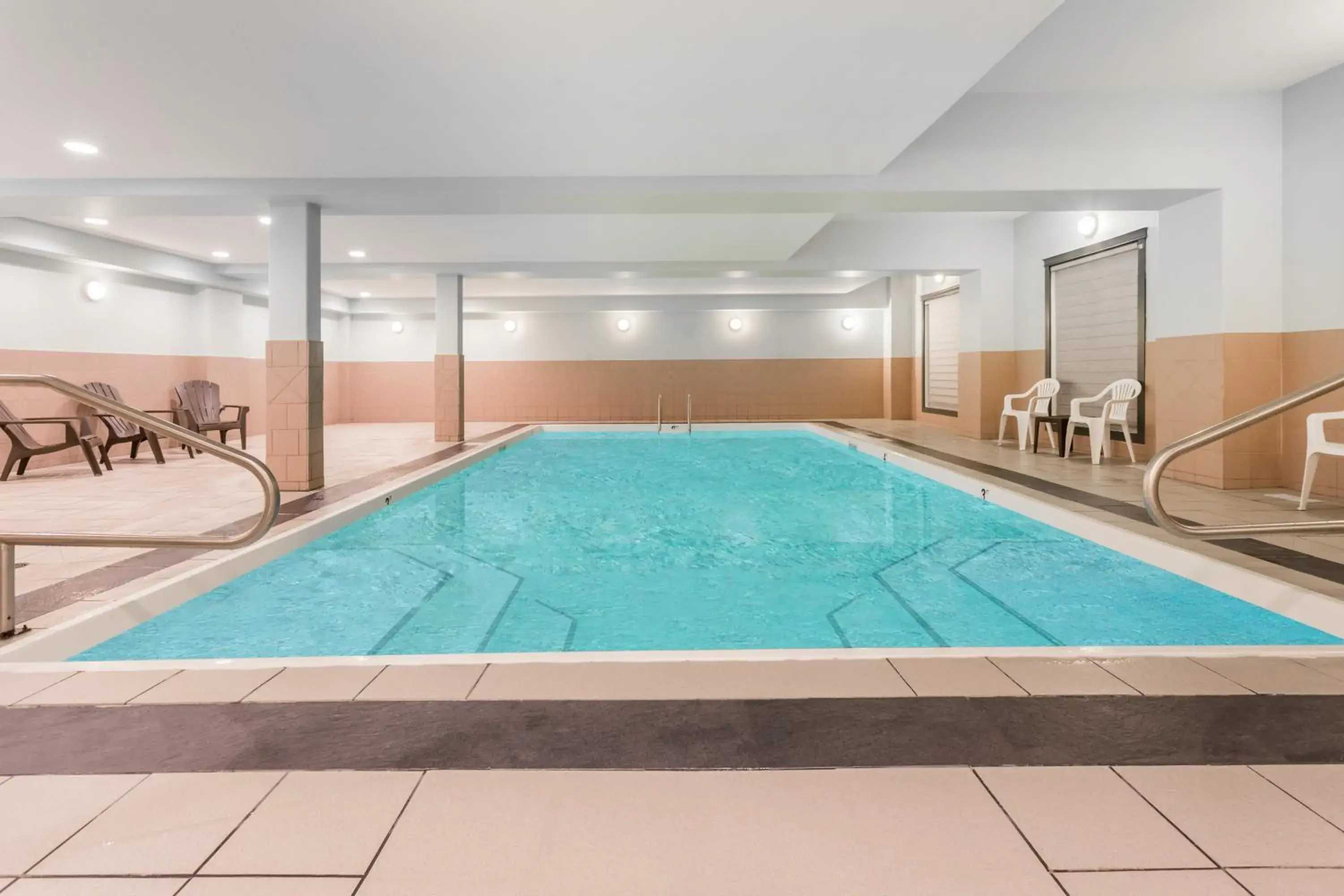 Swimming pool in Ramada by Wyndham Hinton Swimming pool in Ramada by Wyndham Hinton