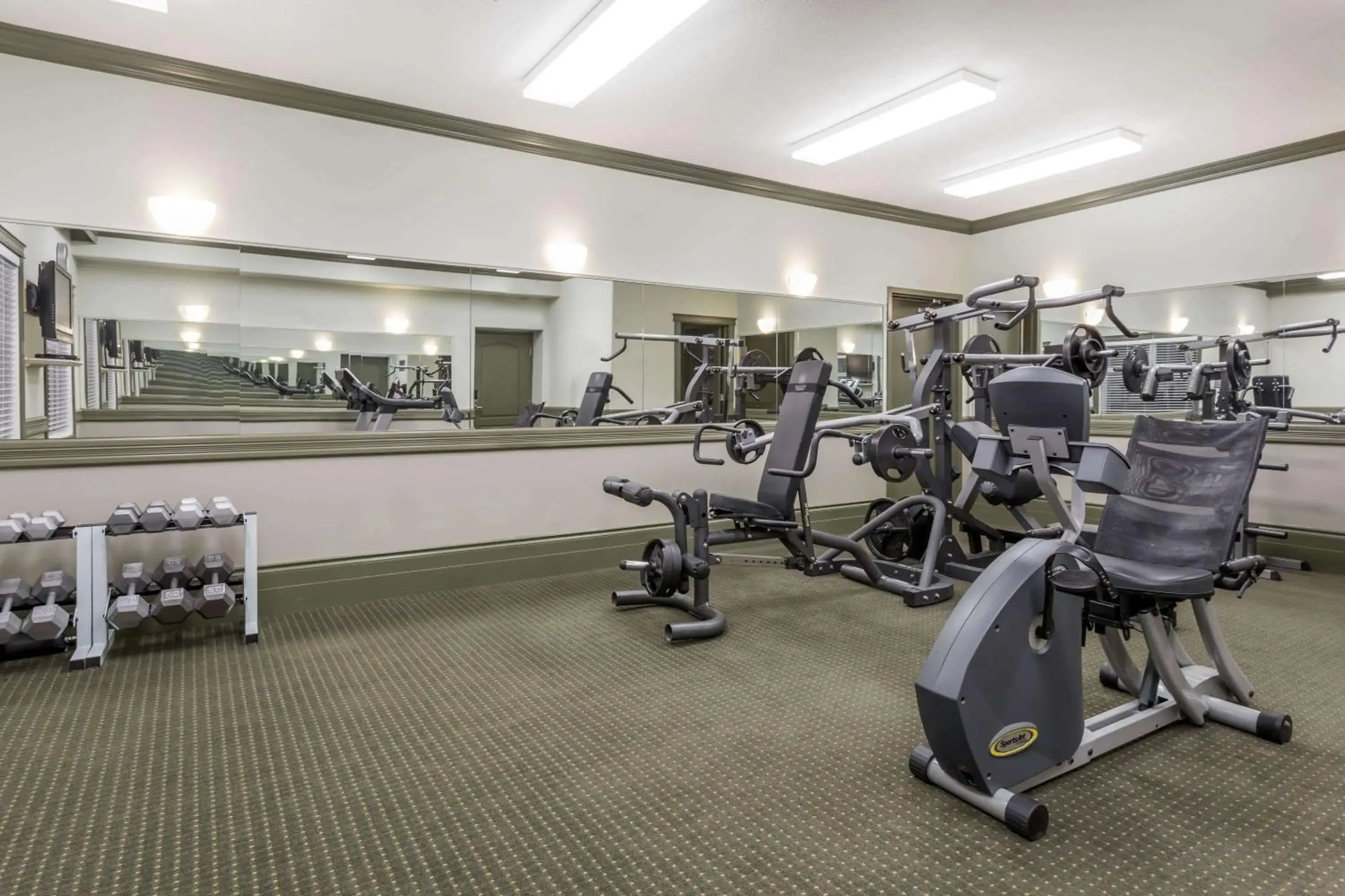 Fitness centre/facilities in Ramada by Wyndham Hinton Fitness centre/facilities in Ramada by Wyndham Hinton