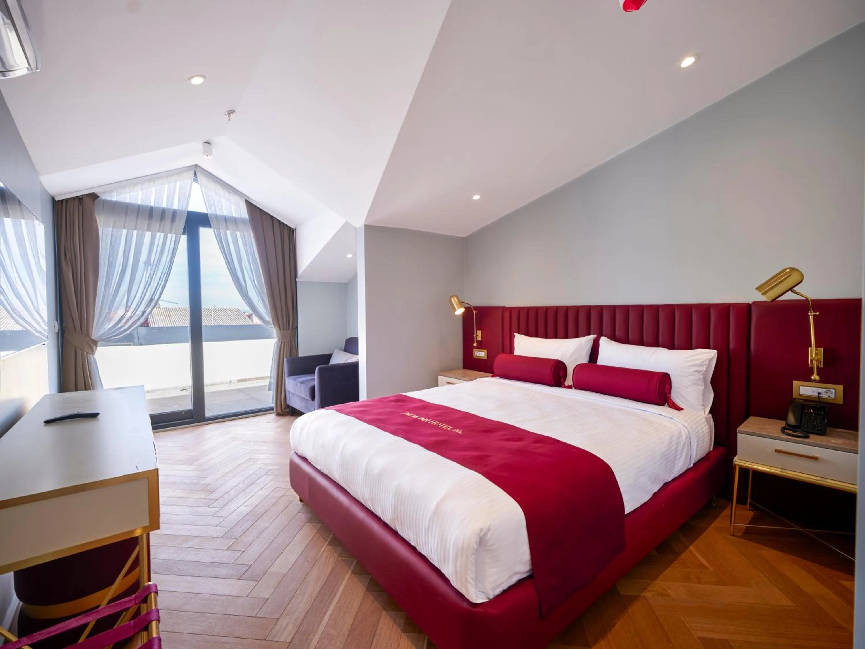 Bedroom, Bed in New Inn Hotel Old Town