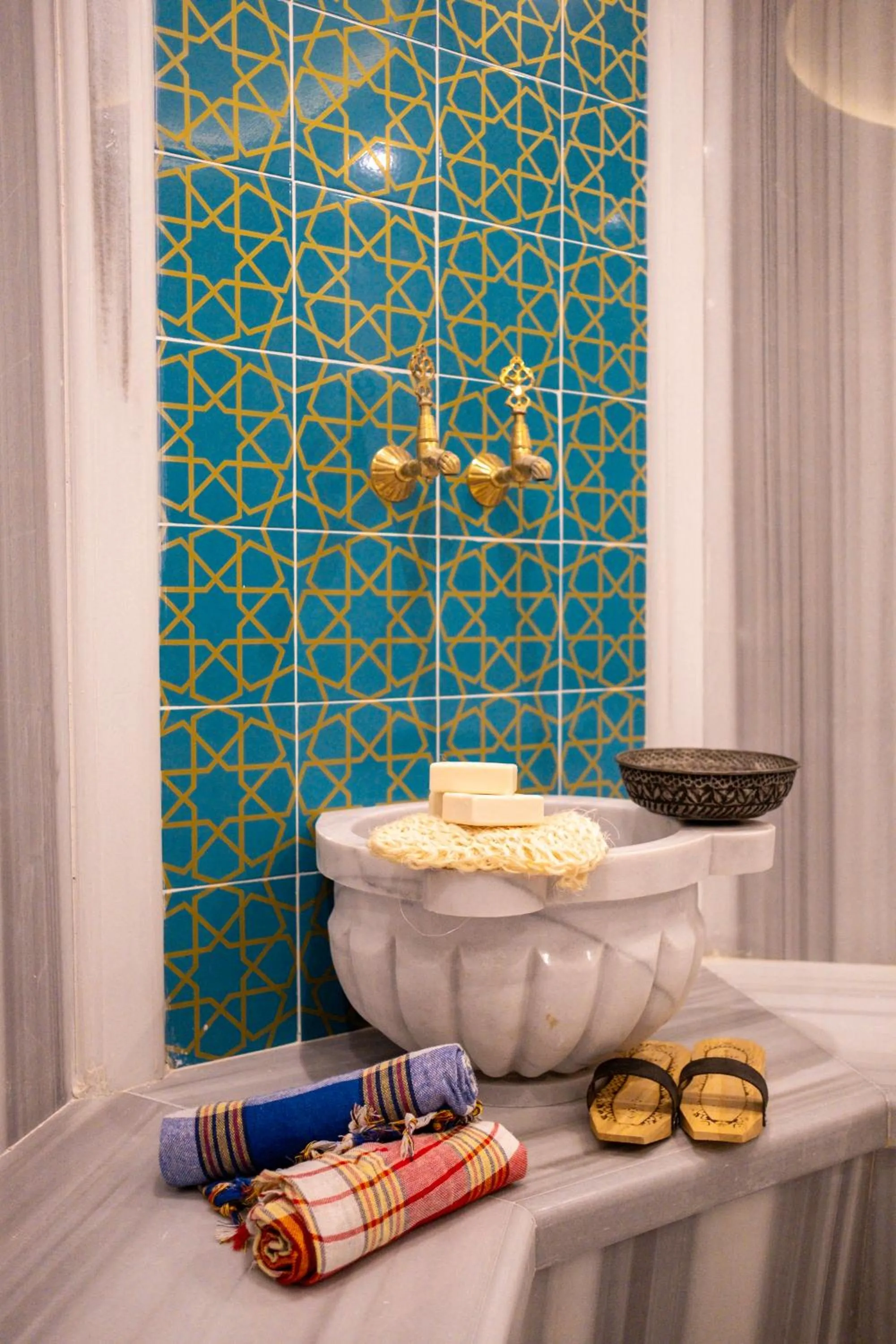 Public Bath in New Inn Hotel Old Town