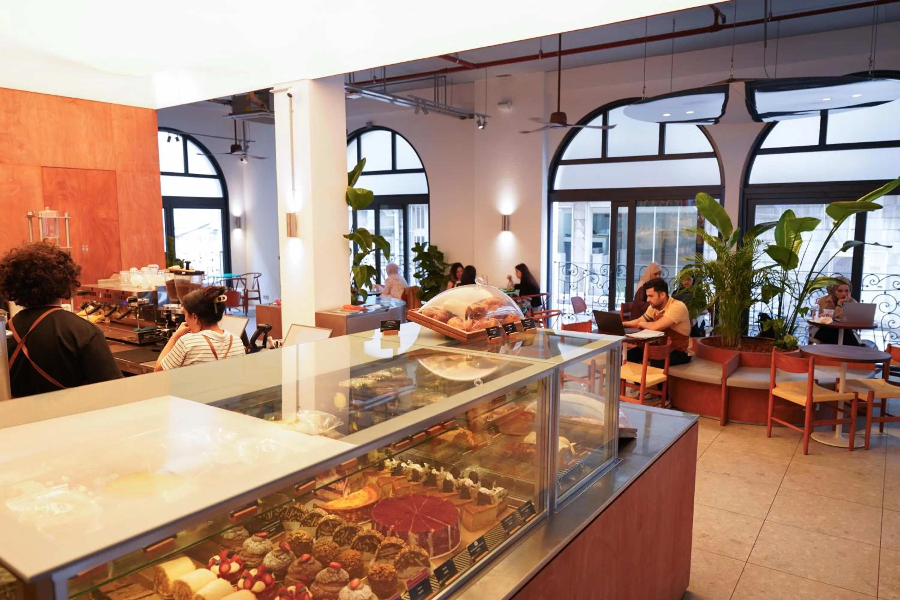 Restaurant/places to eat in New Inn Hotel Old Town