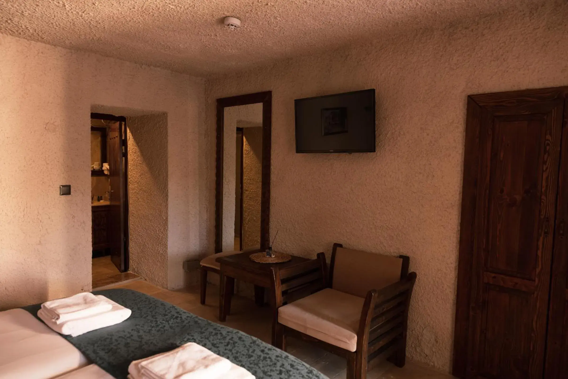 Deluxe Double or Twin Room with Garden View in Göreme Stone Age Deluxe Double or Twin Room with Garden View in Göreme Stone Age