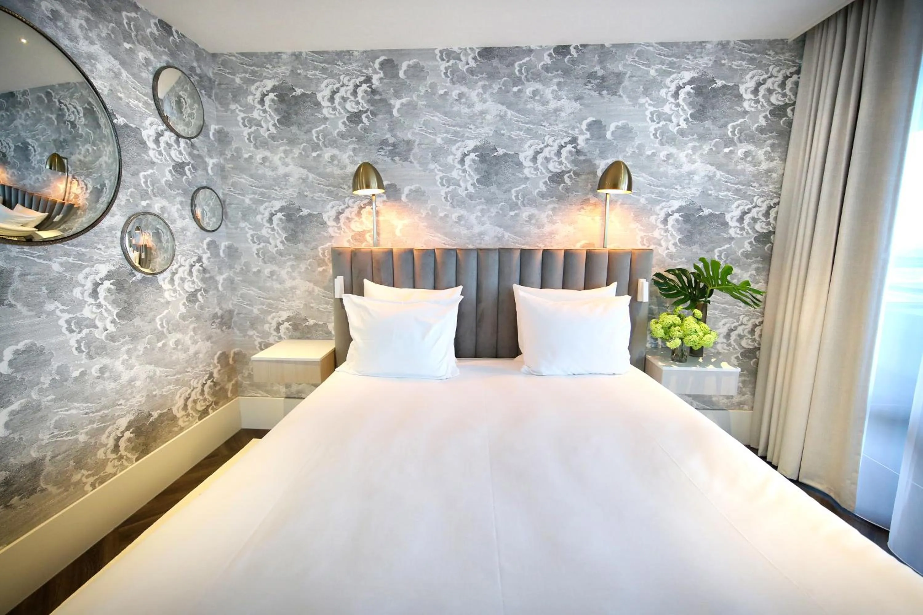 Bed in Van der Valk Hotel Den Haag