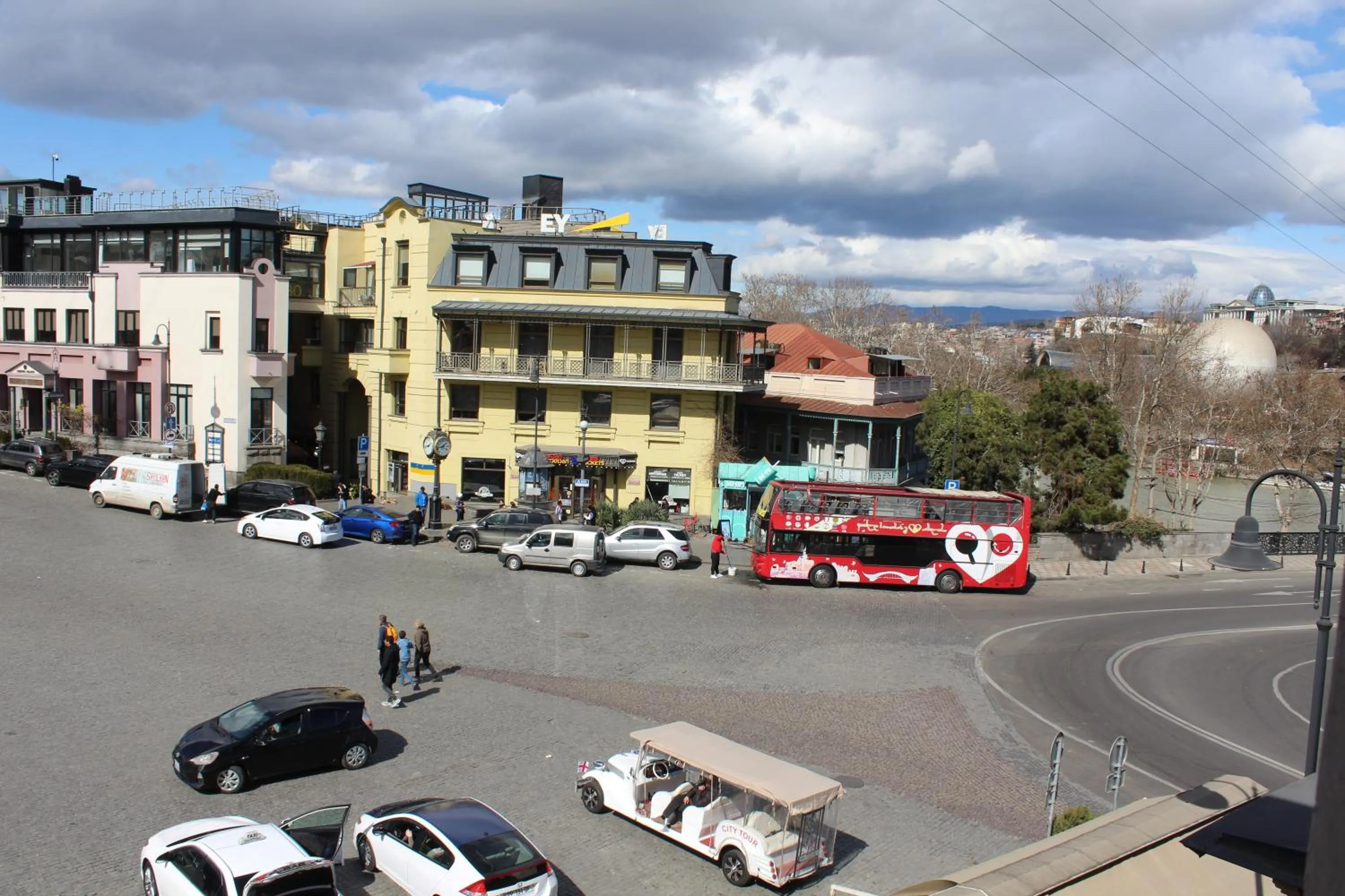 Property building in Meidan Inn