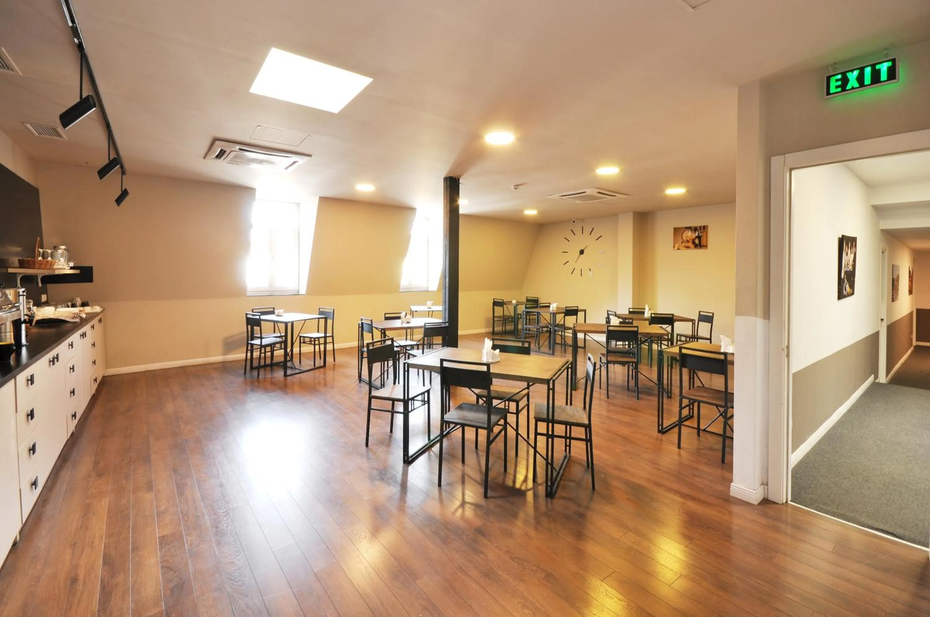 Kitchen or kitchenette in Meidan Inn