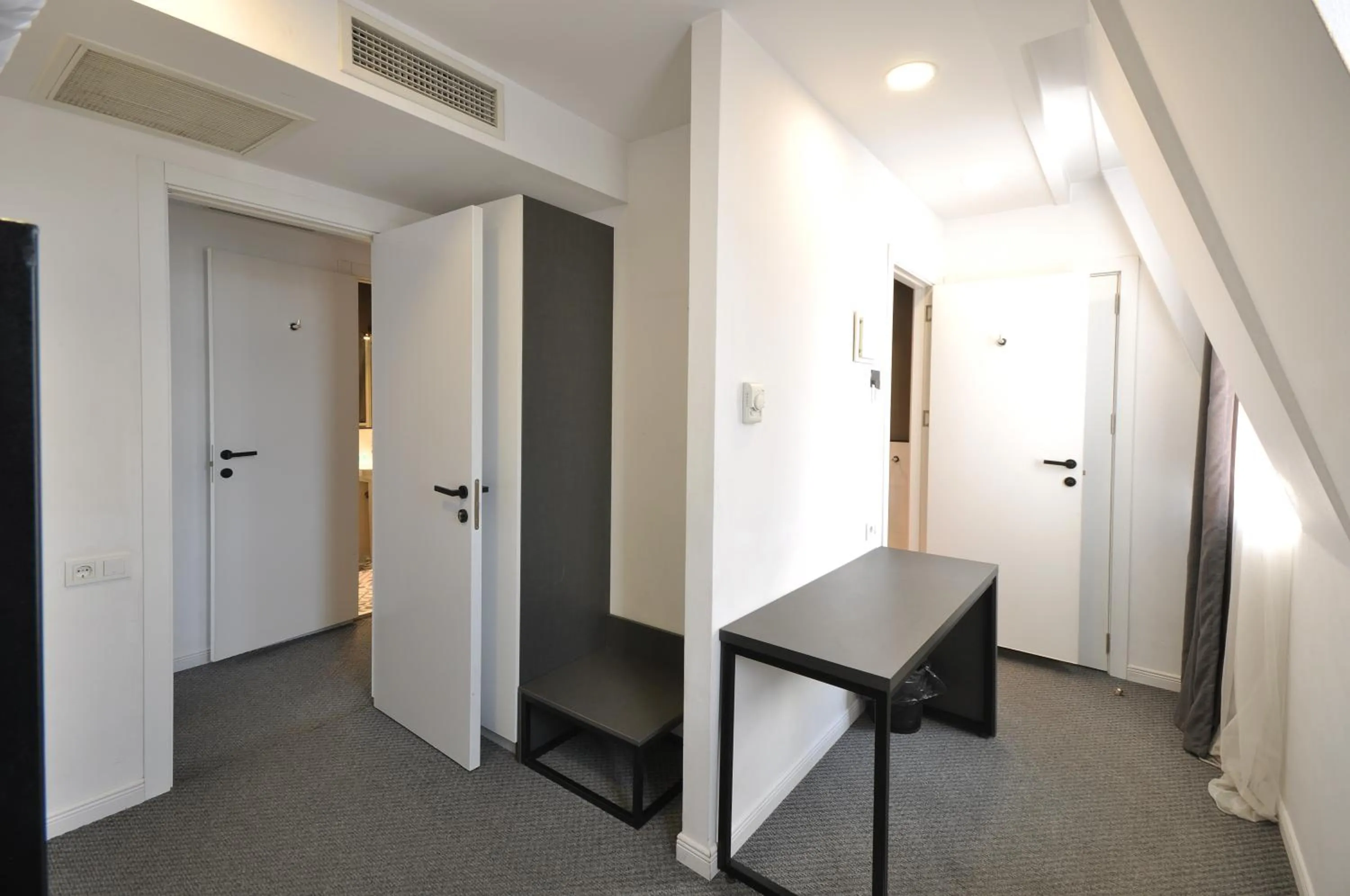 hair dresser in Meidan Inn