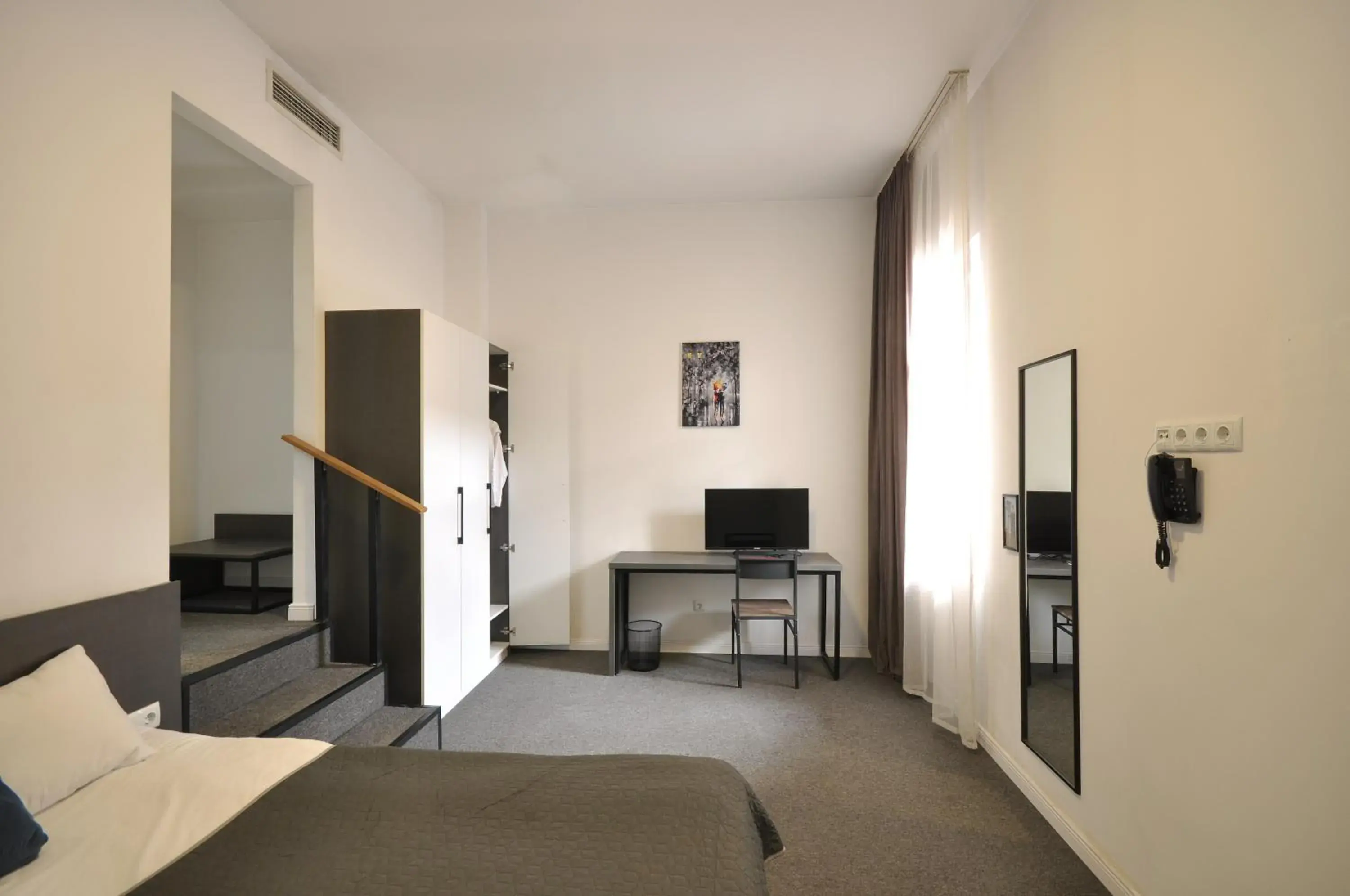 Budget Triple Room in Meidan Inn Budget Triple Room in Meidan Inn