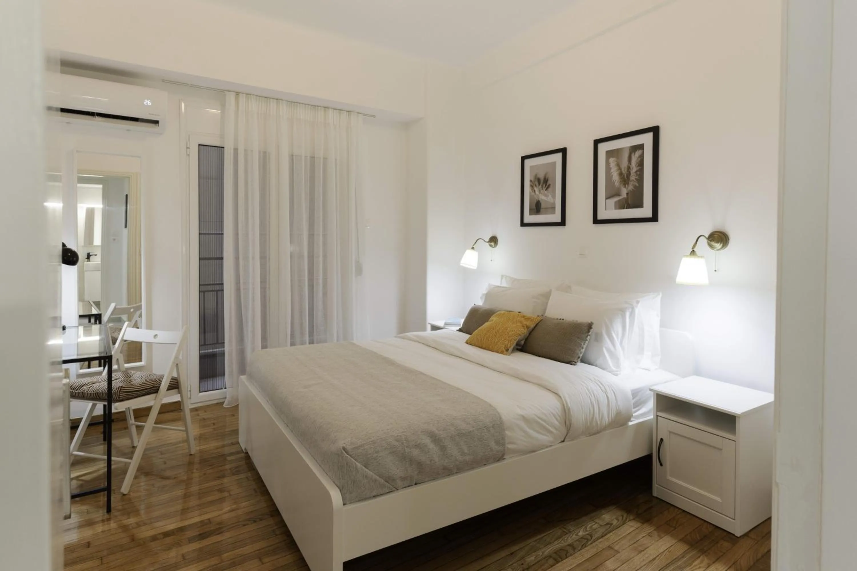 Phaedrus Living: City Center Koukaki Flat