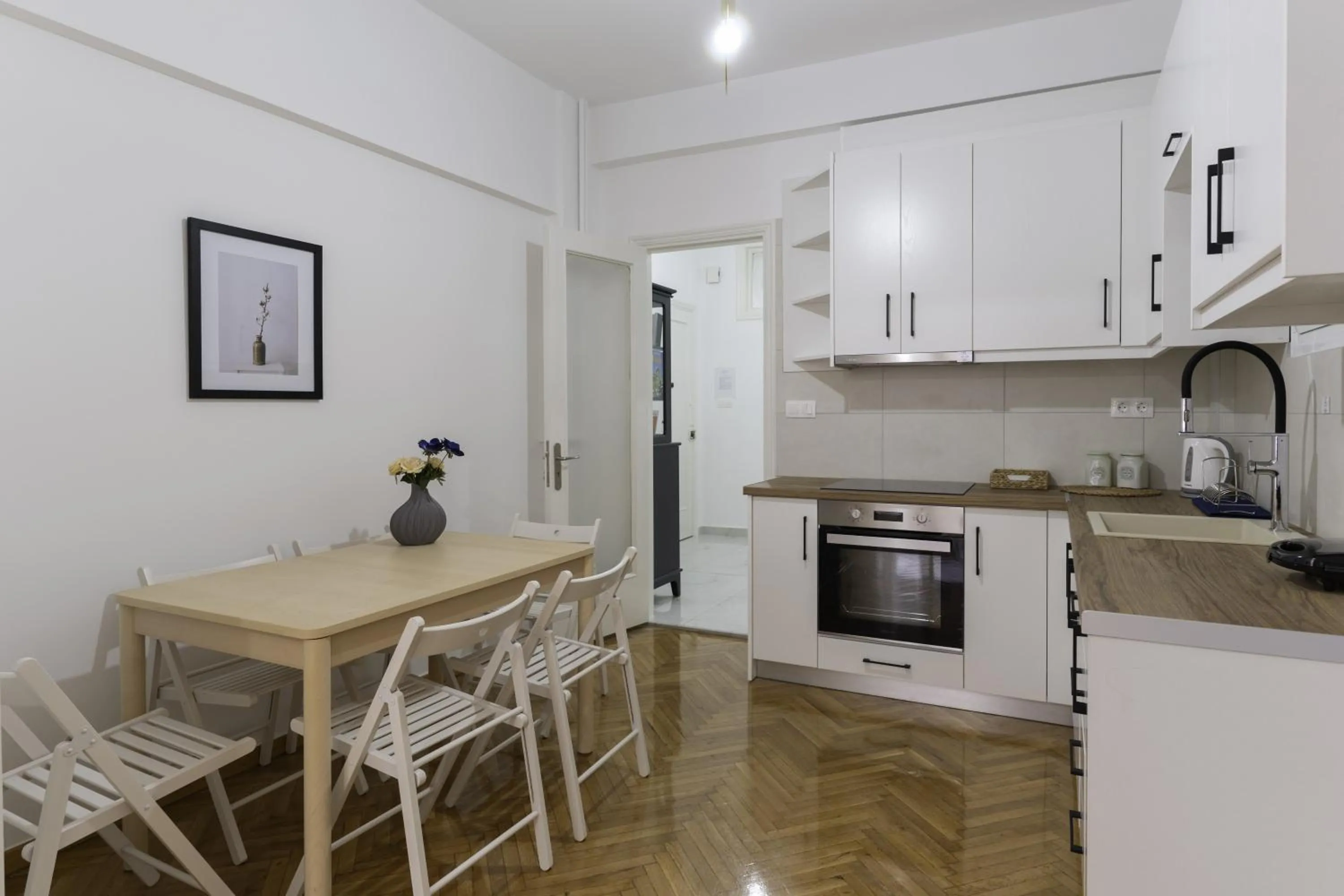 Phaedrus Living: City Center Koukaki Flat