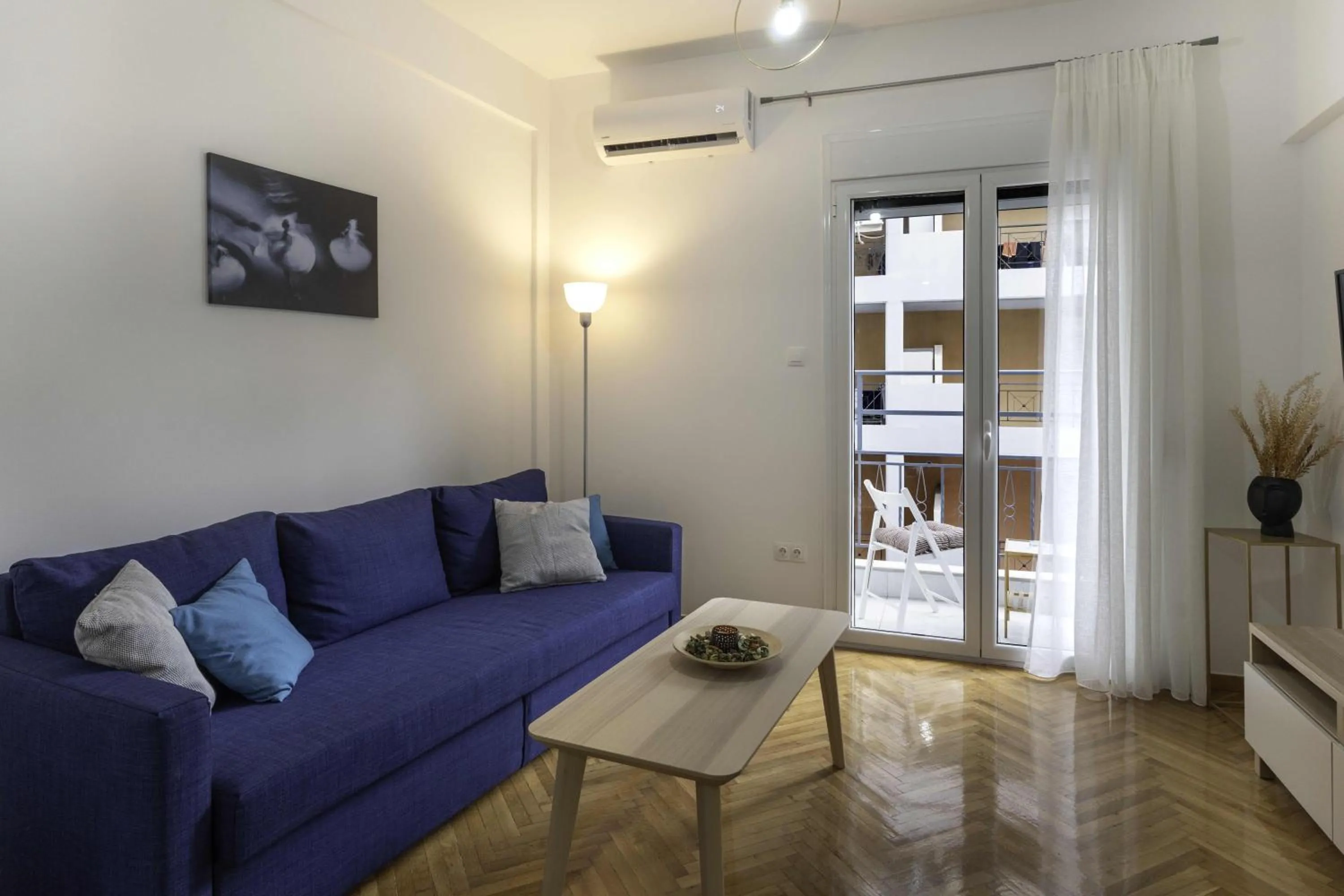 Phaedrus Living: City Center Koukaki Flat