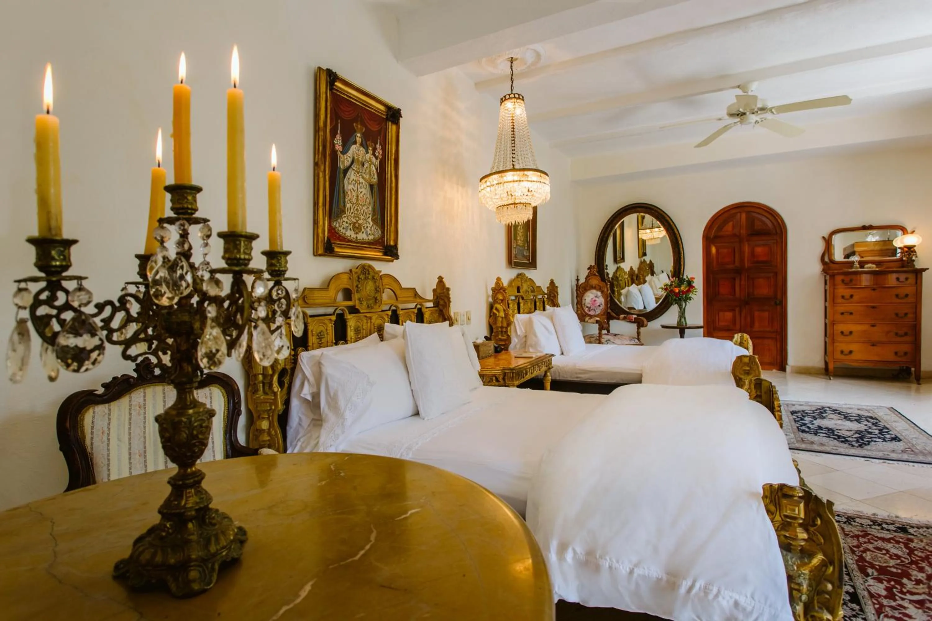 Photo of the whole room, Bed in Hacienda San Angel