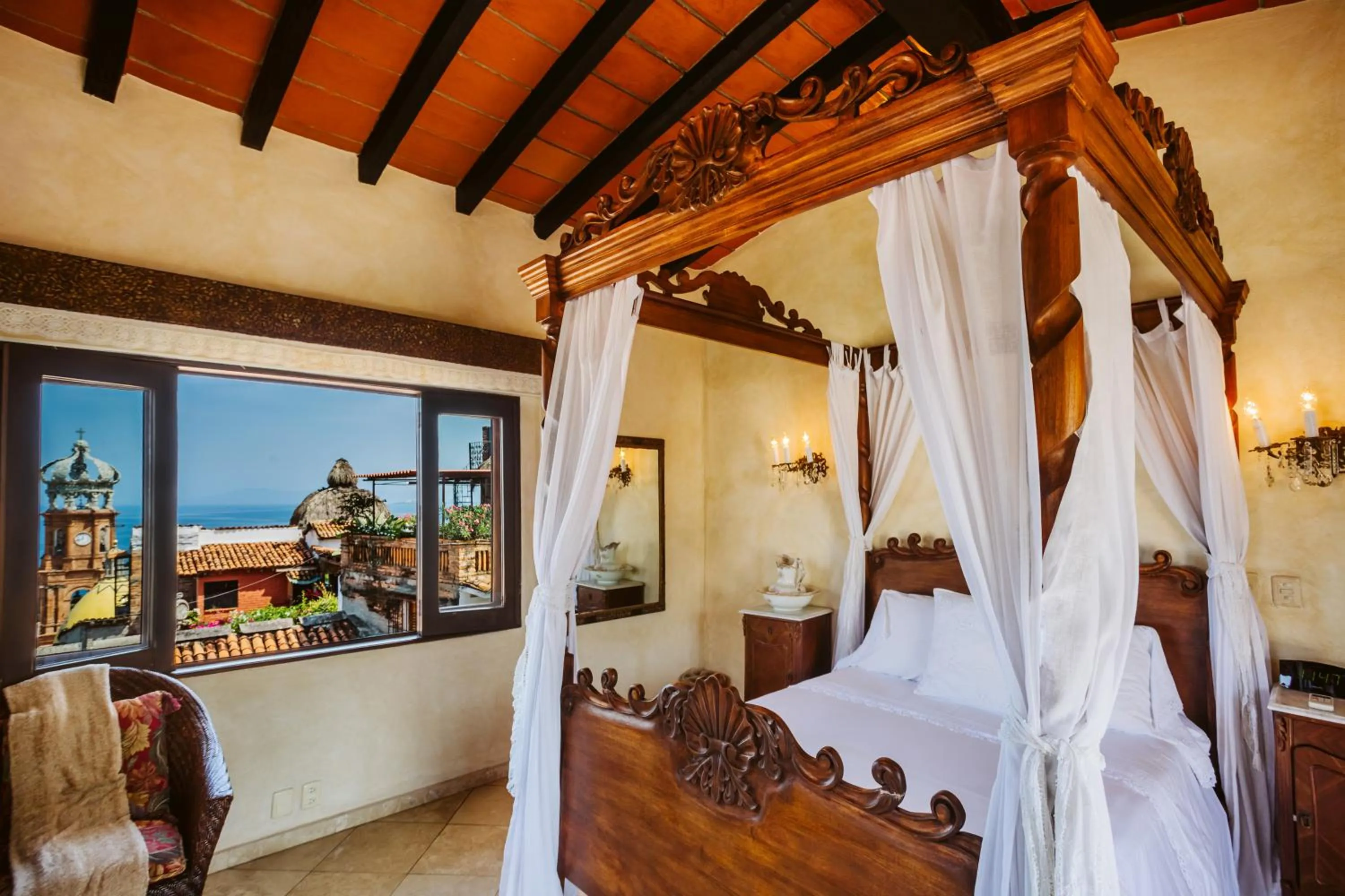 Photo of the whole room, Bed in Hacienda San Angel