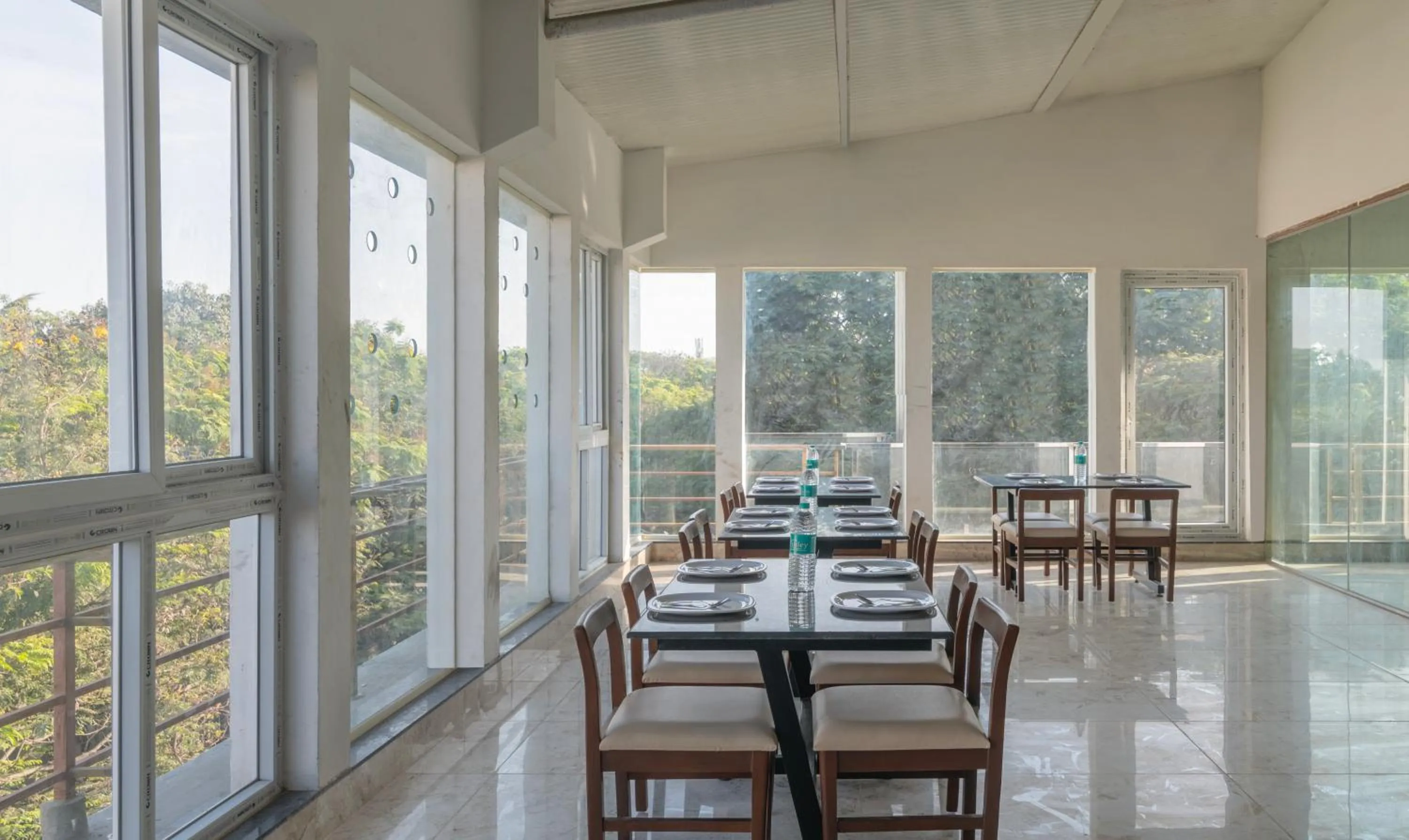 Dining area in Treebo Global Stay, Jayanagar