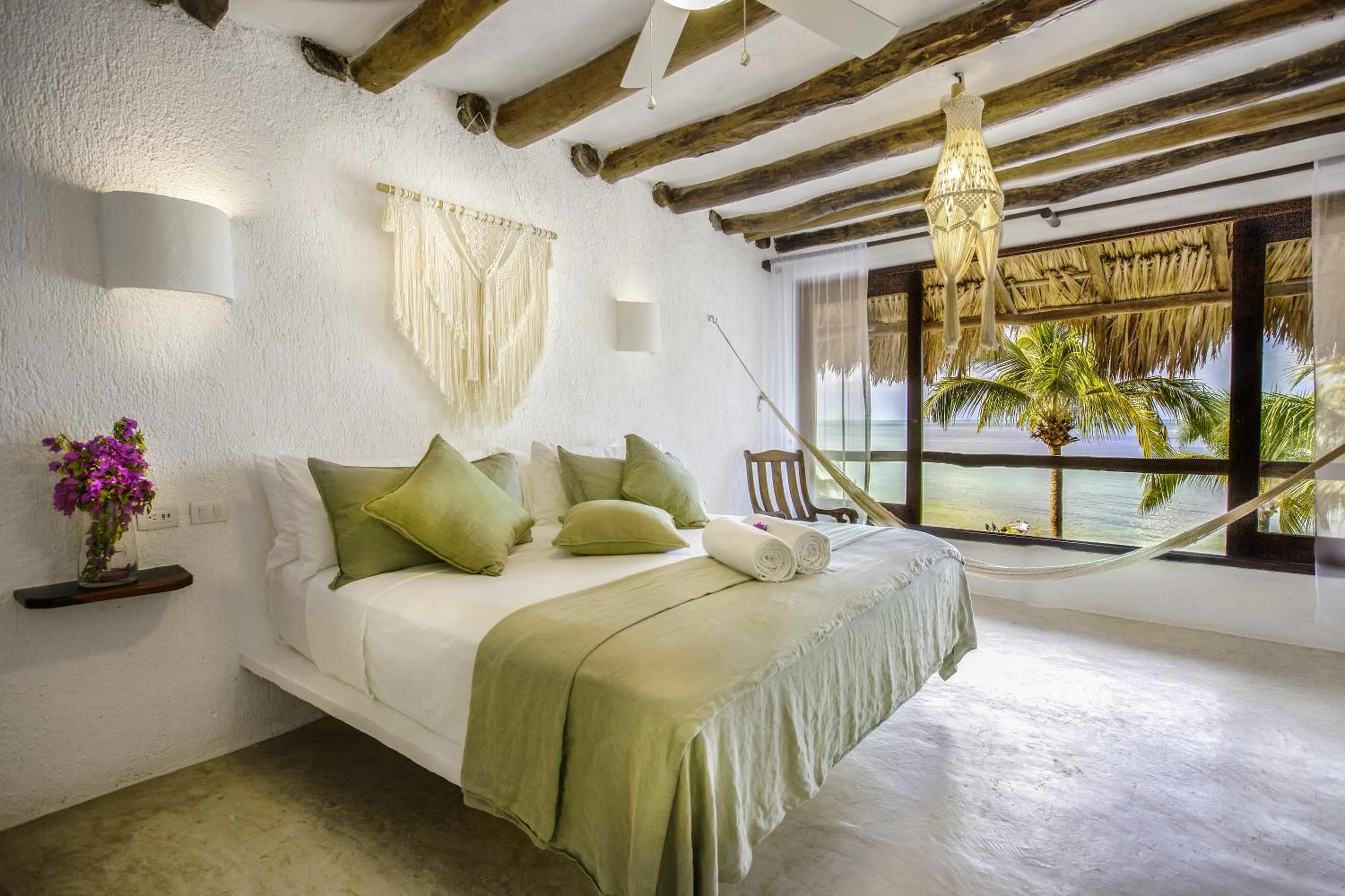 Bed in Beachfront Hotel La Palapa - Adults Only